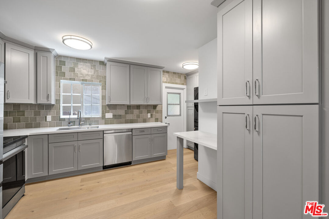 839 Westmount Dr