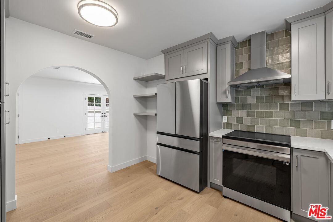 839 Westmount Dr