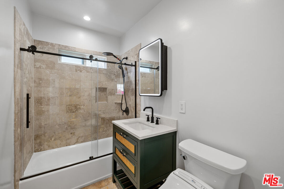 839 Westmount Dr