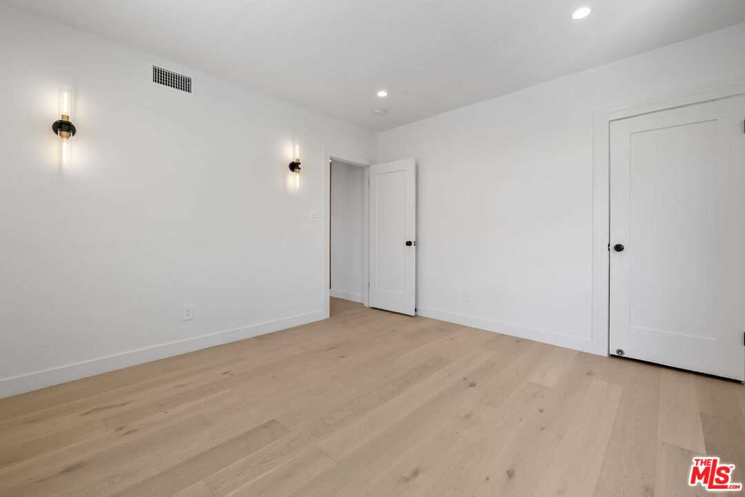 839 Westmount Dr