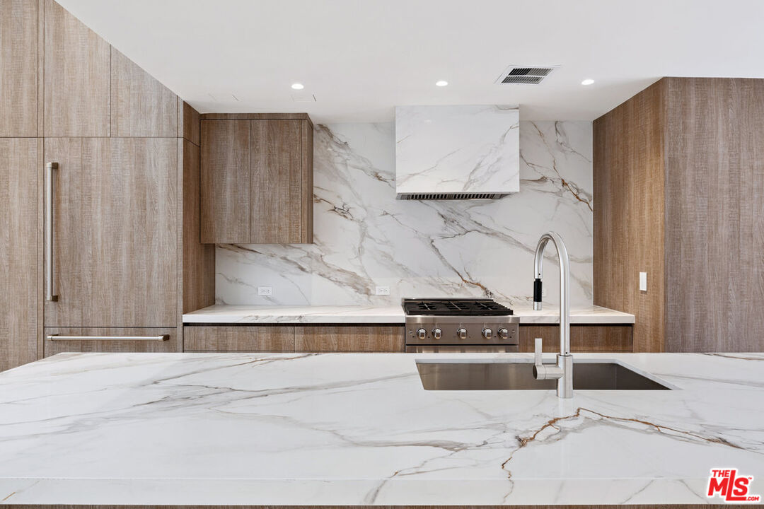 1033 Carol Dr Unit: T4