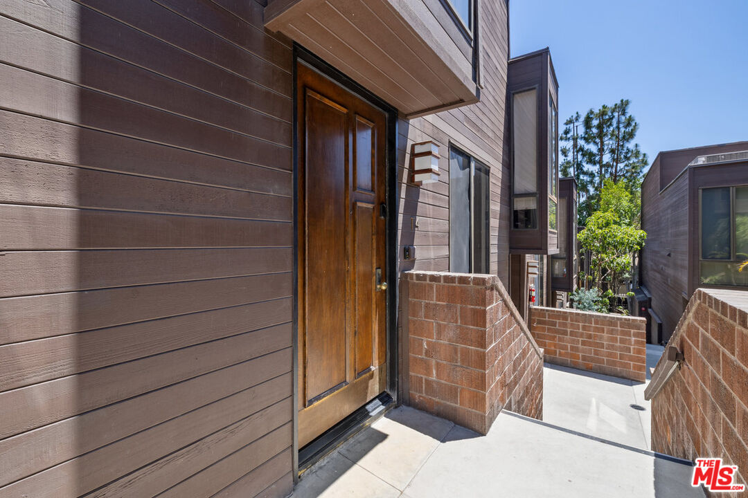 1033 Carol Dr Unit: T4