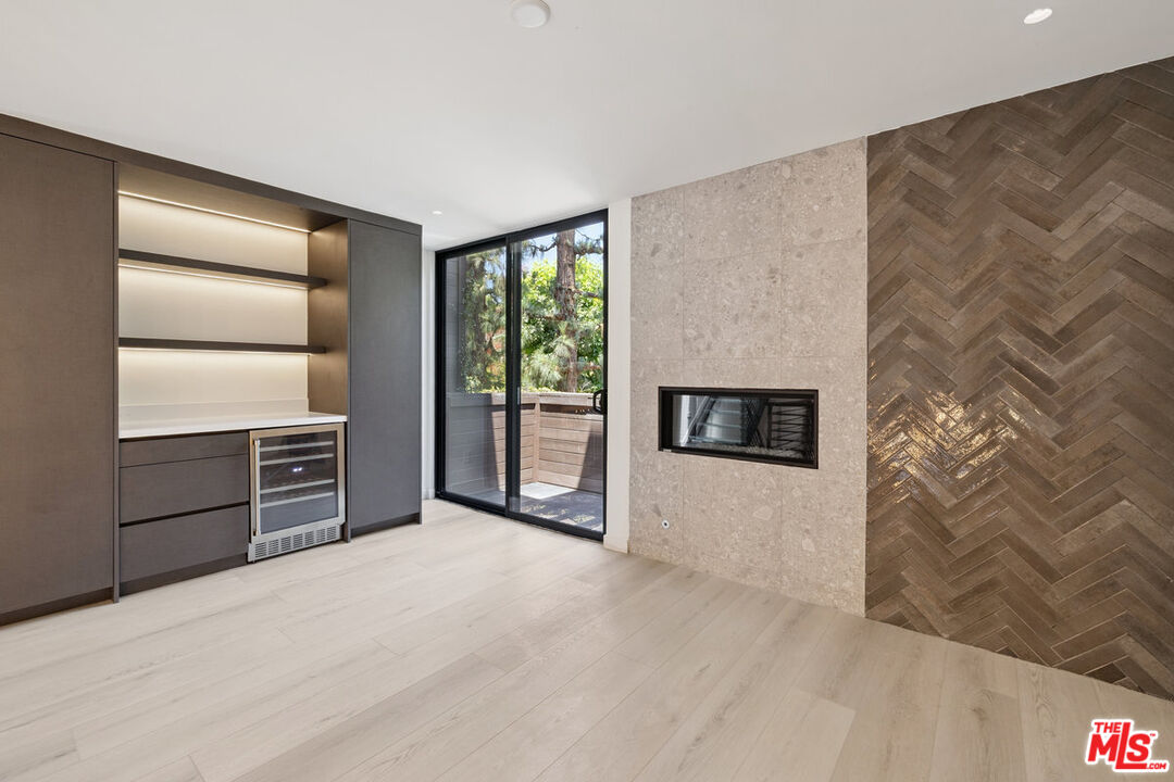 1033 Carol Dr Unit: T4