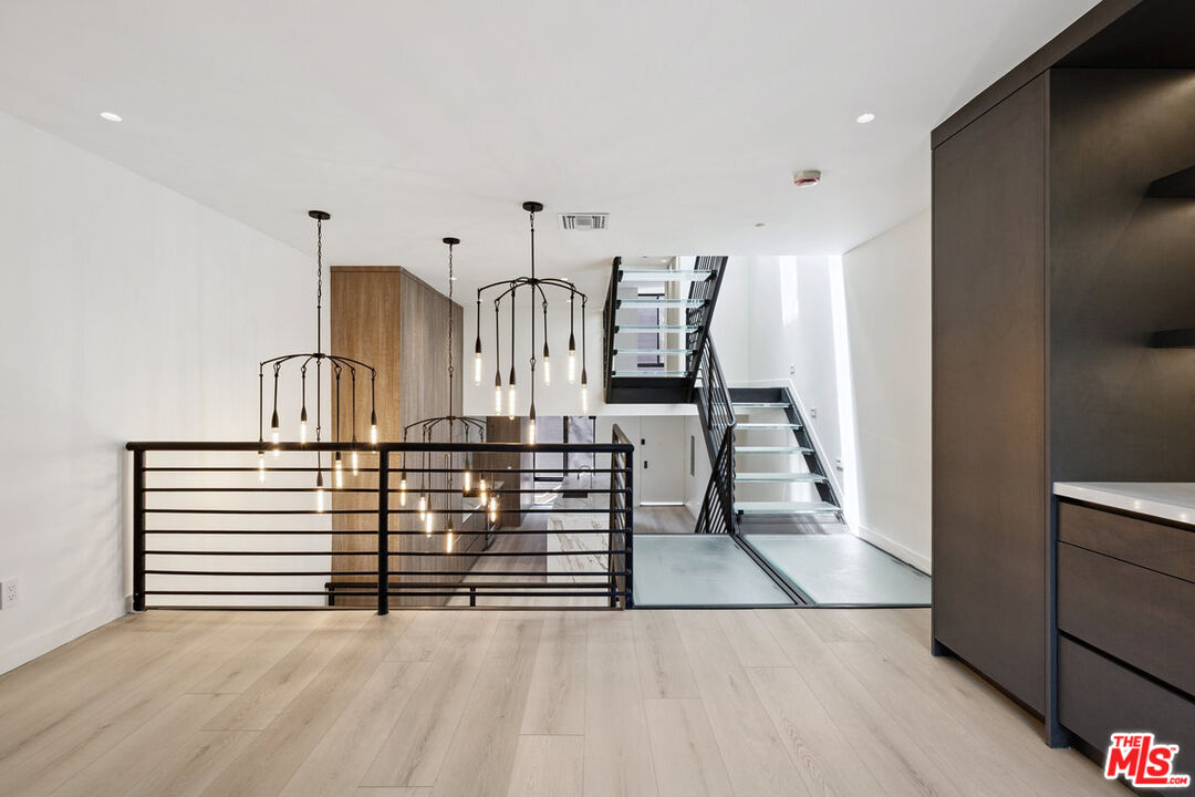 1033 Carol Dr Unit: T4