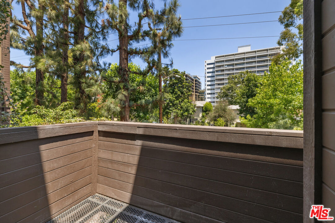 1033 Carol Dr Unit: T4