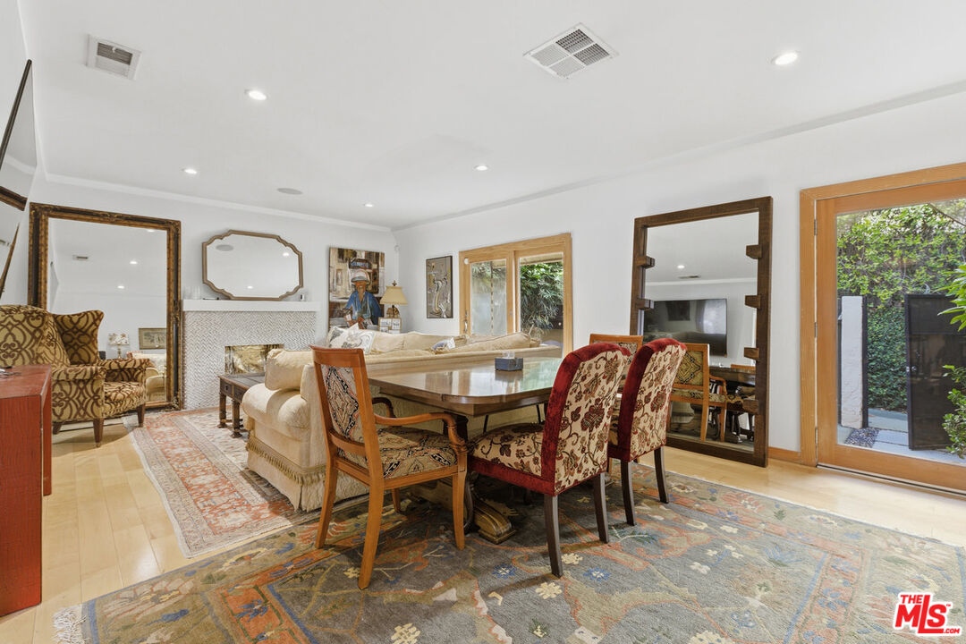837 Westmount Dr