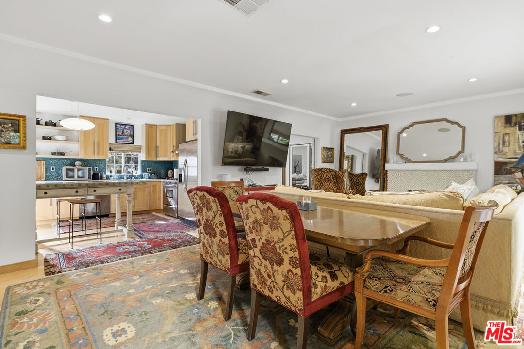 837 Westmount Dr