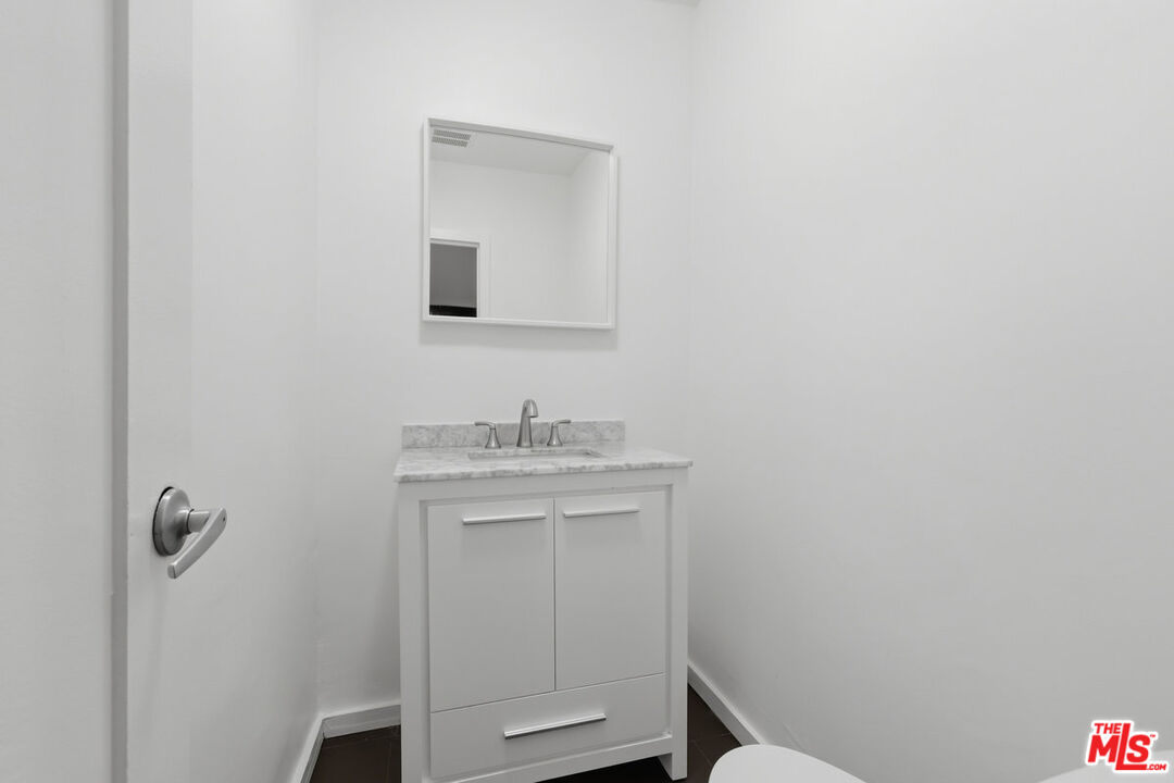 837 Westmount Dr