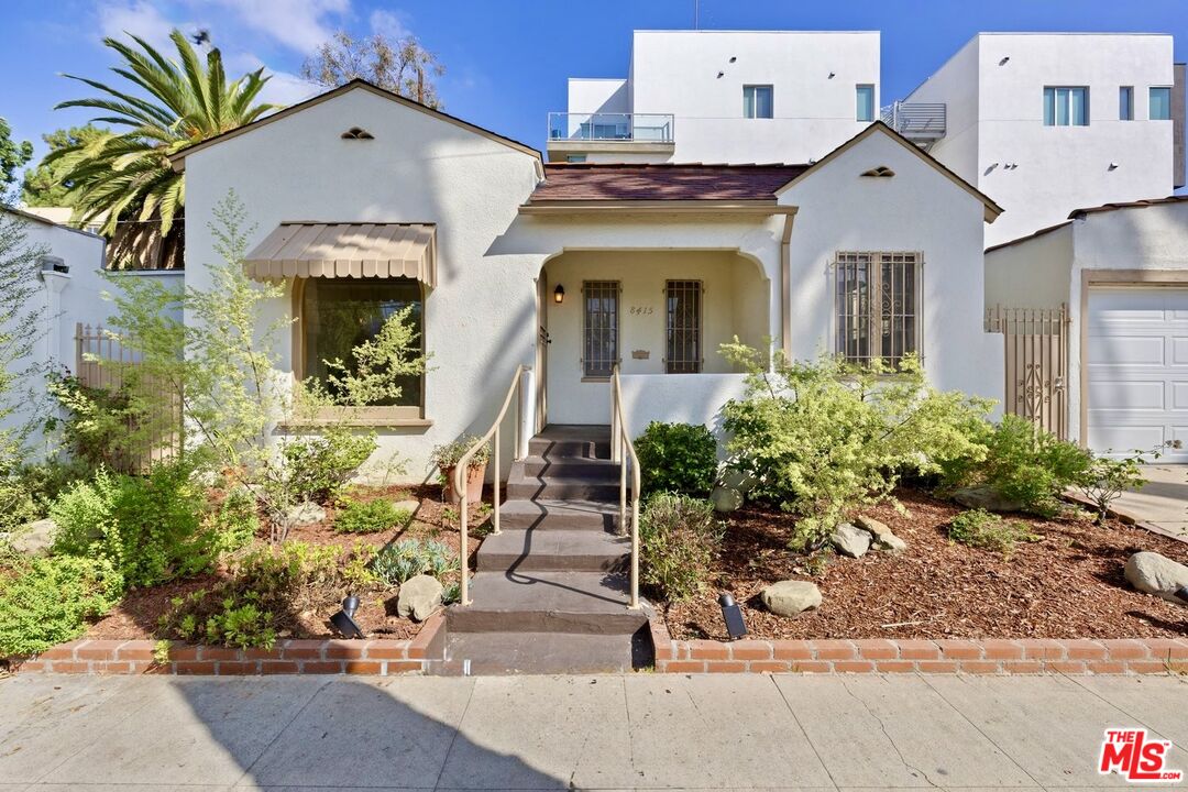 8415 Rosewood Ave