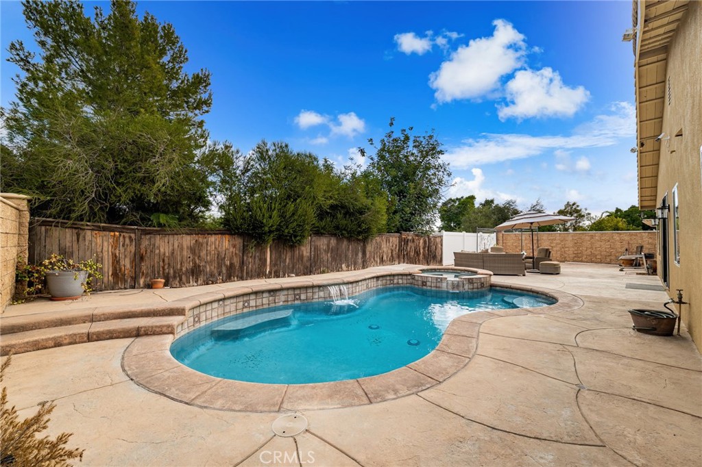 1395 Pinewood Dr photo