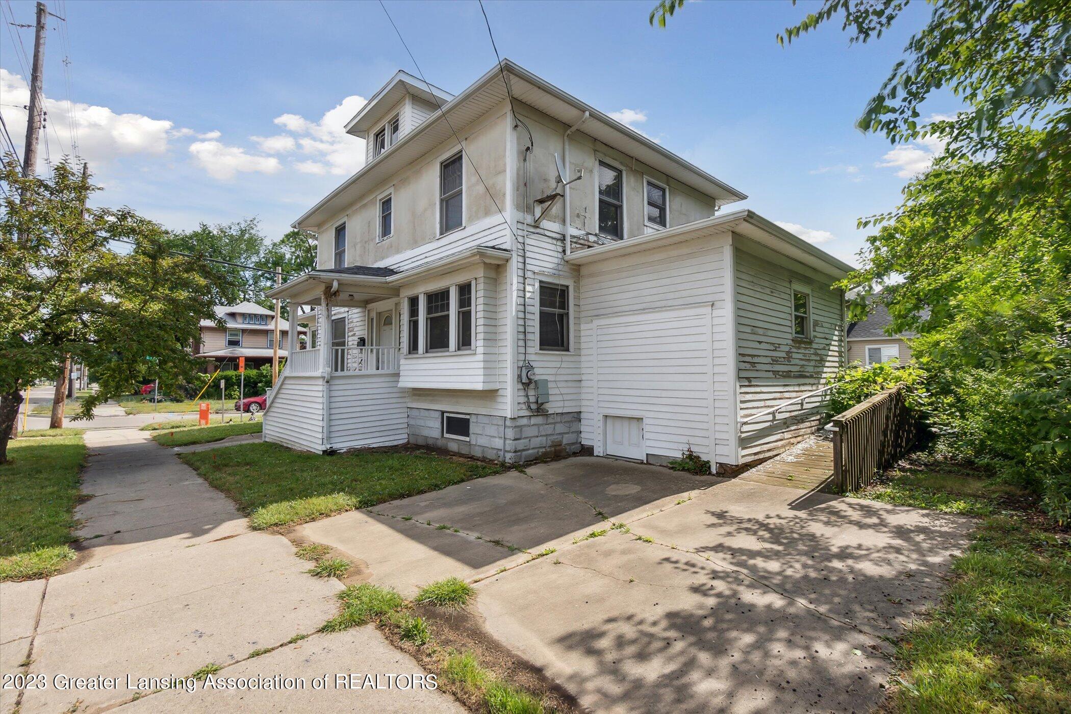 527 W Hillsdale Street