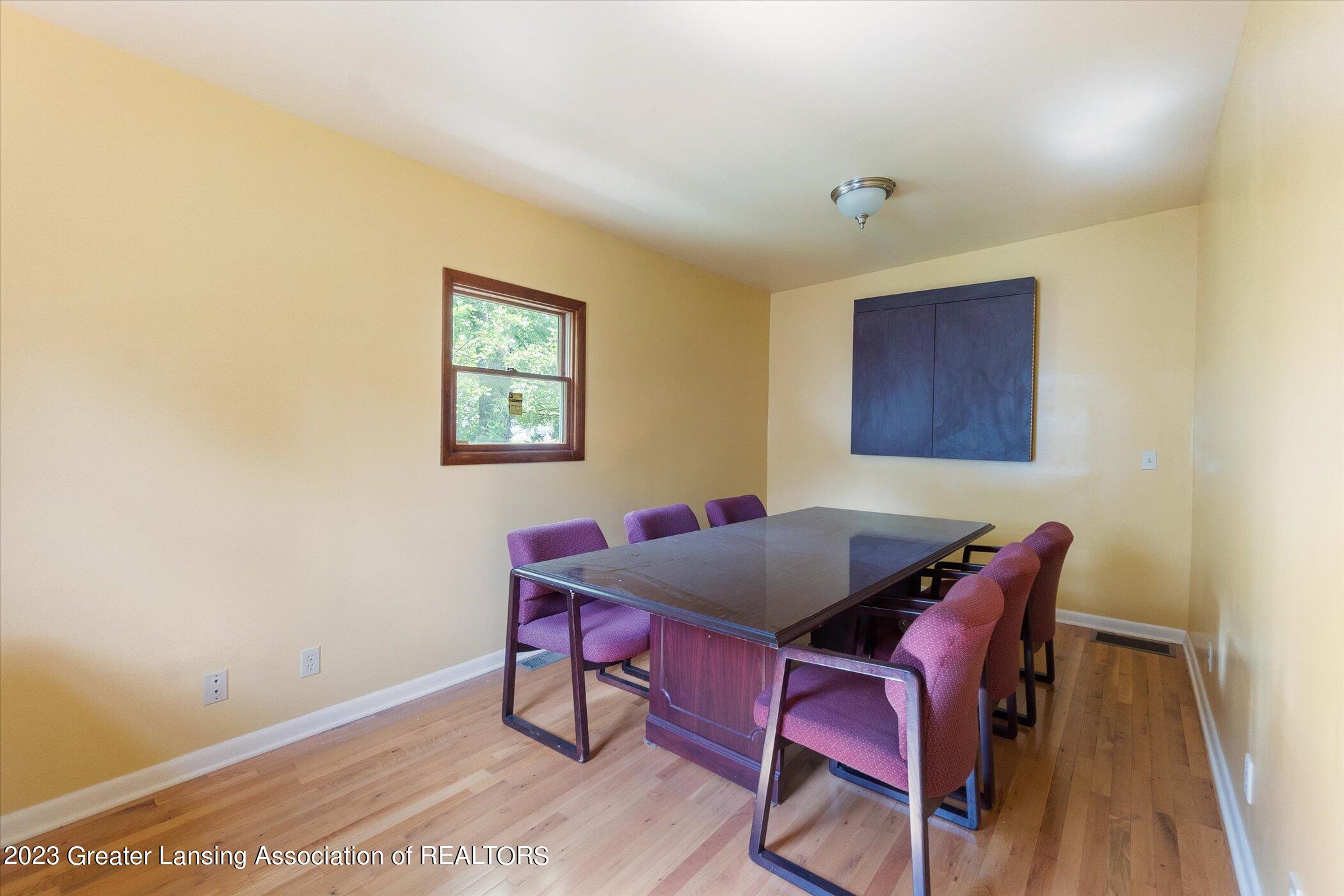 527 W Hillsdale Street