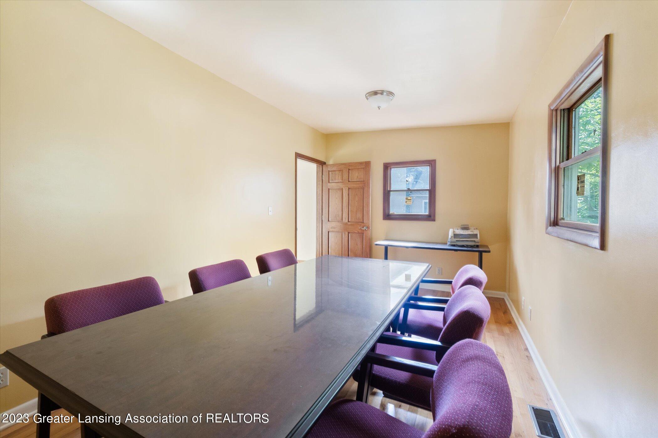 527 W Hillsdale Street