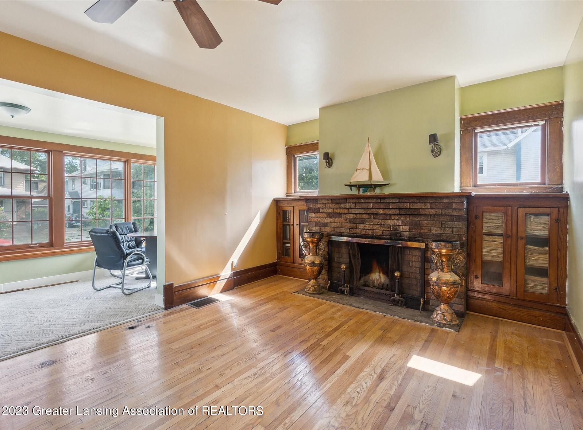 527 W Hillsdale Street