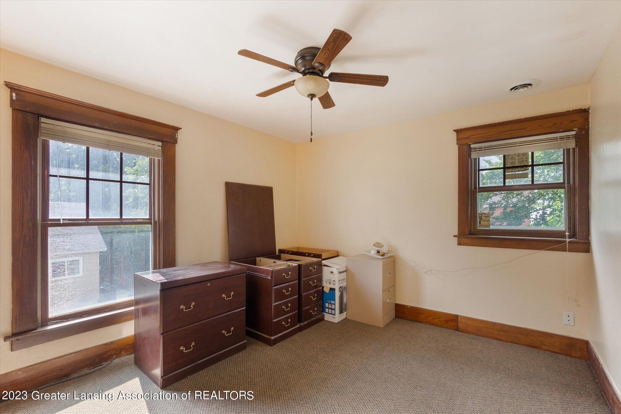 527 W Hillsdale Street