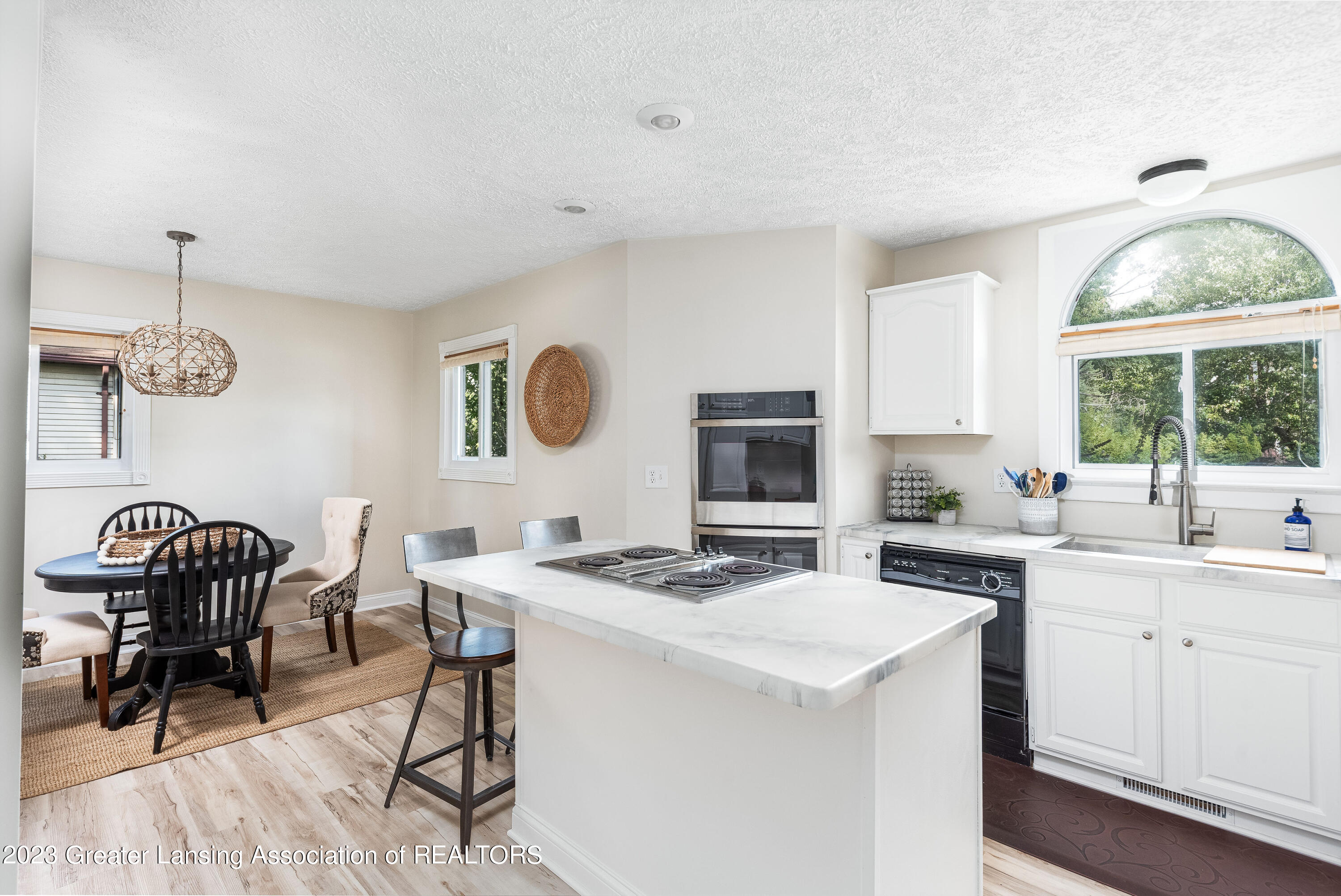 1225 Schavey Road