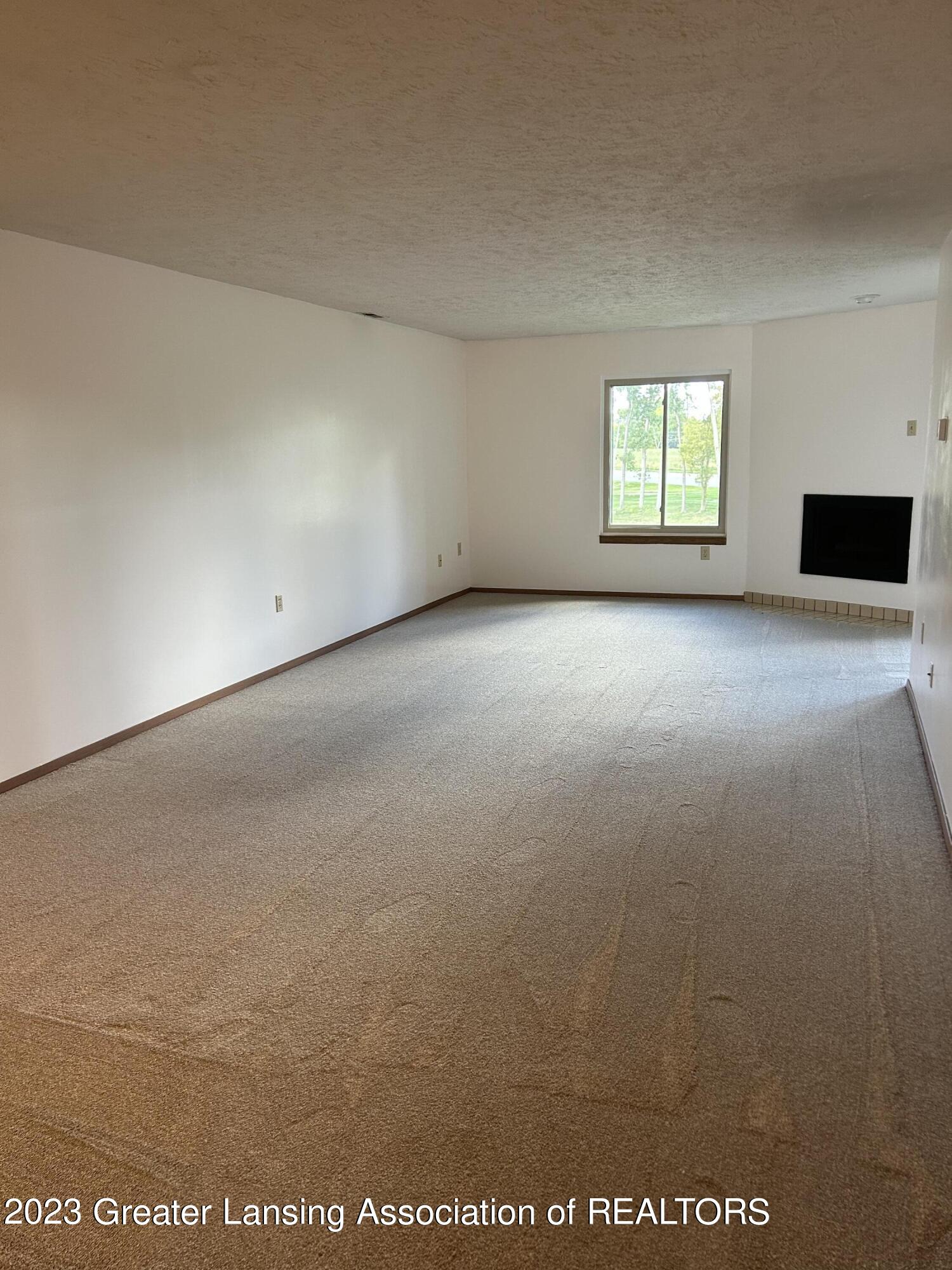 1460 E Pond Drive, 31