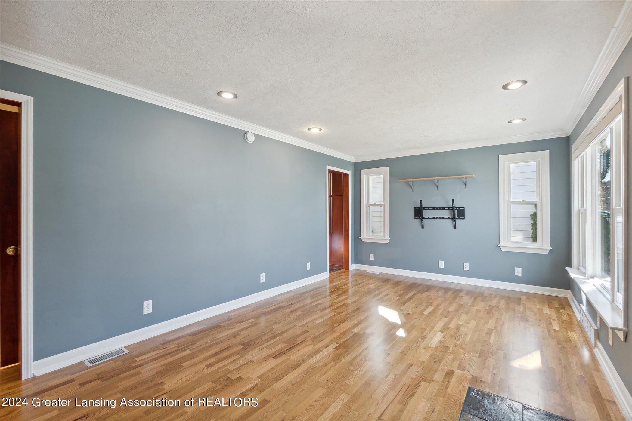 938 Evergreen Avenue