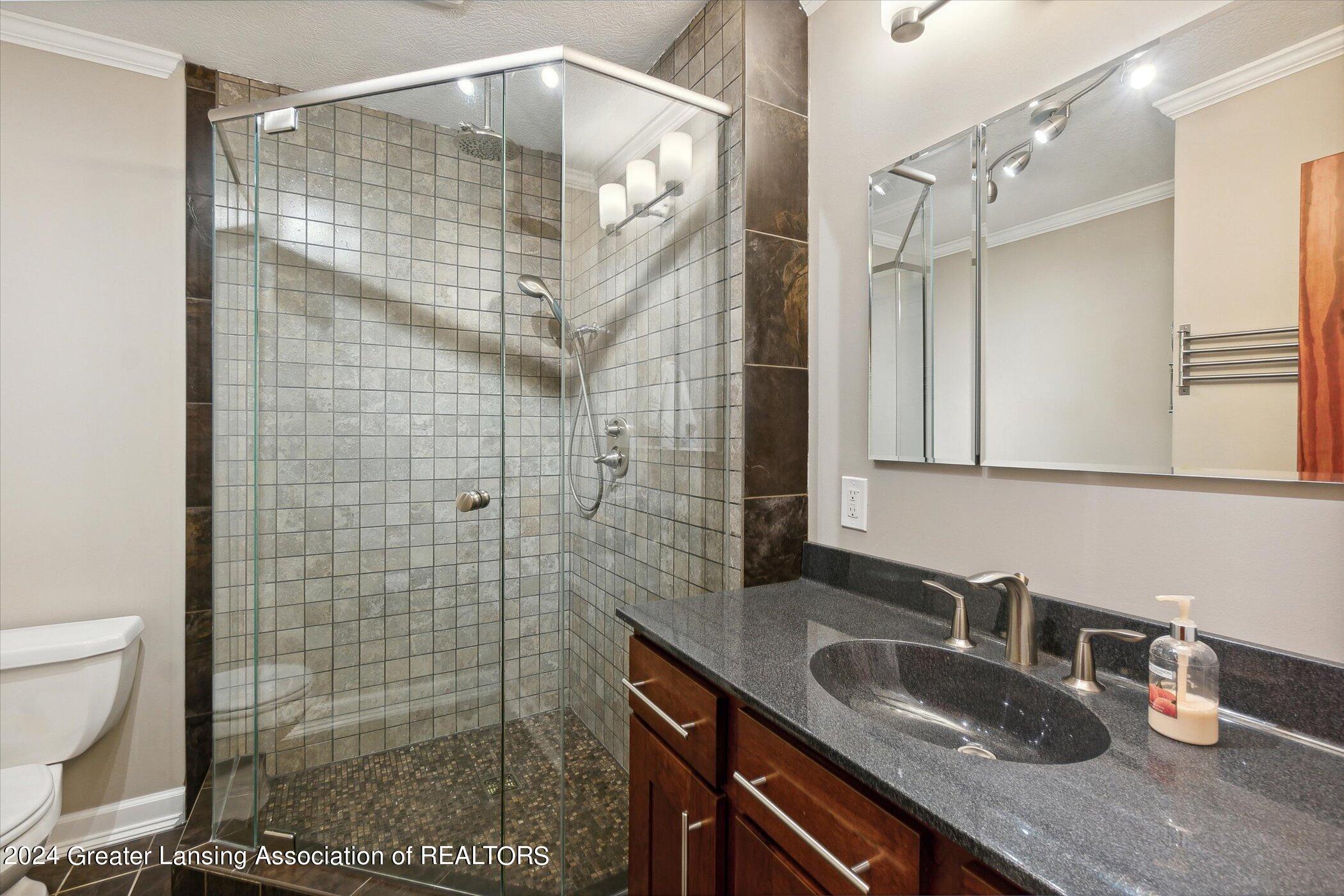 938 Evergreen Avenue