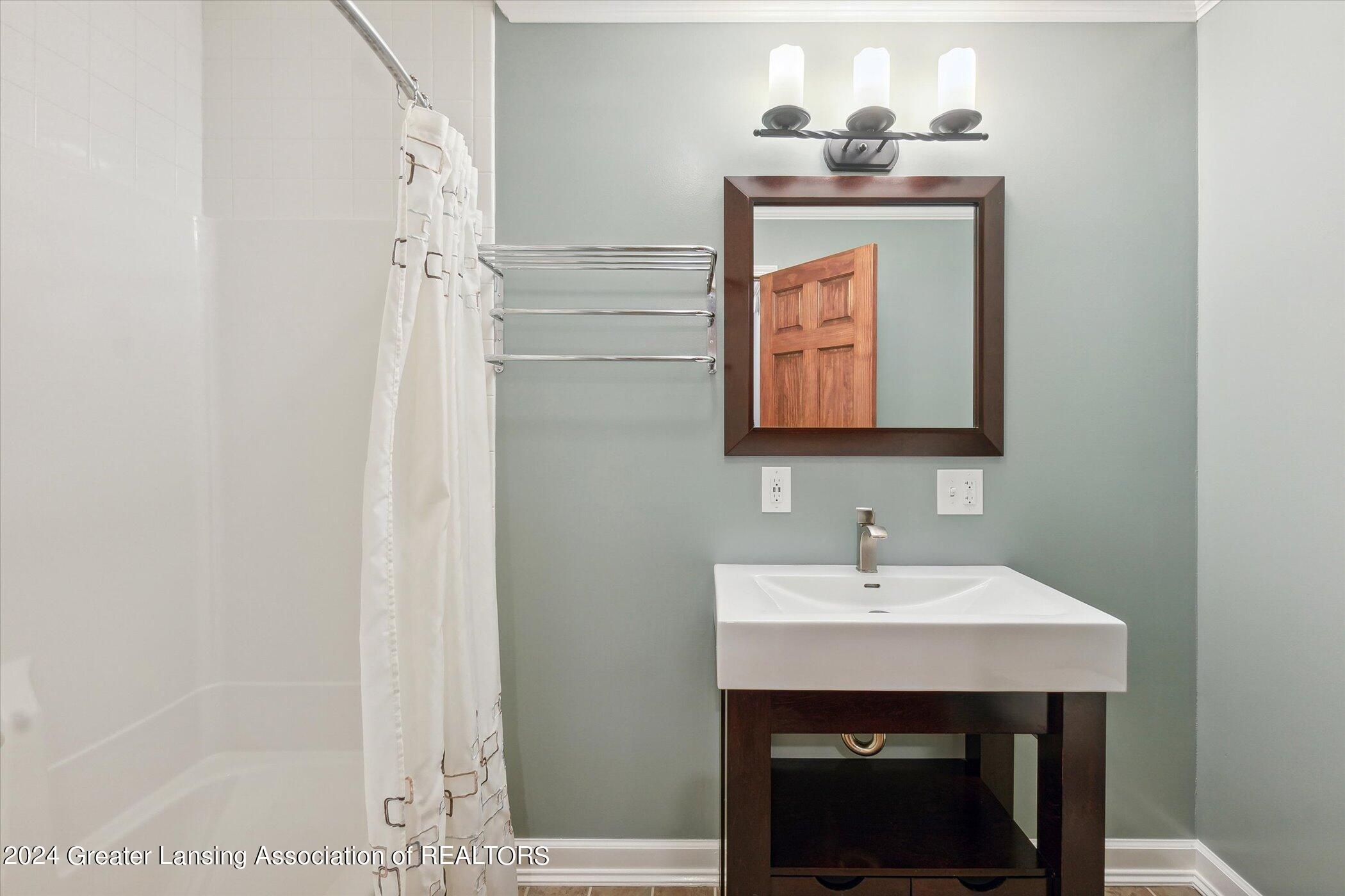 938 Evergreen Avenue