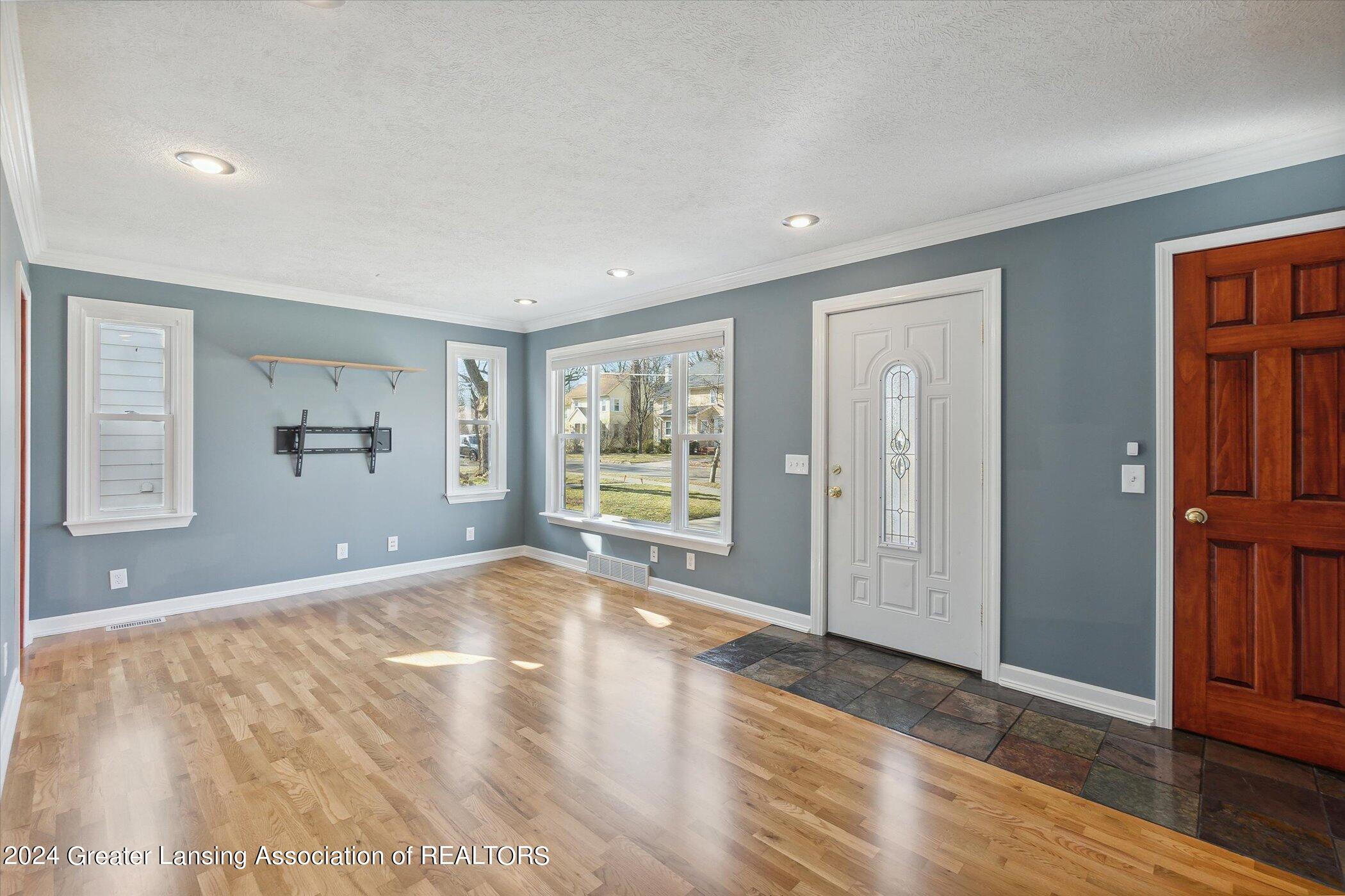 938 Evergreen Avenue