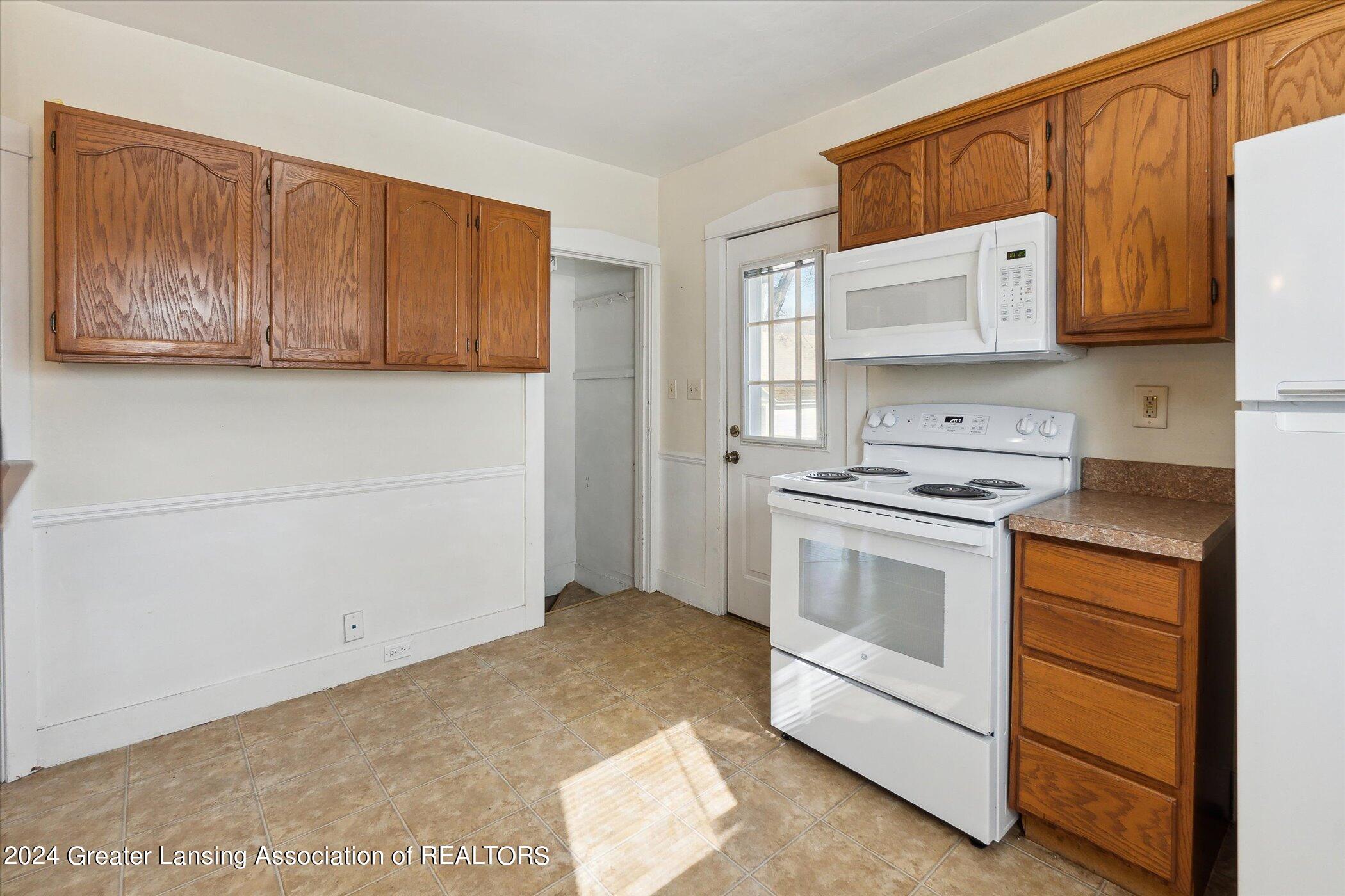 1839 Stirling Avenue