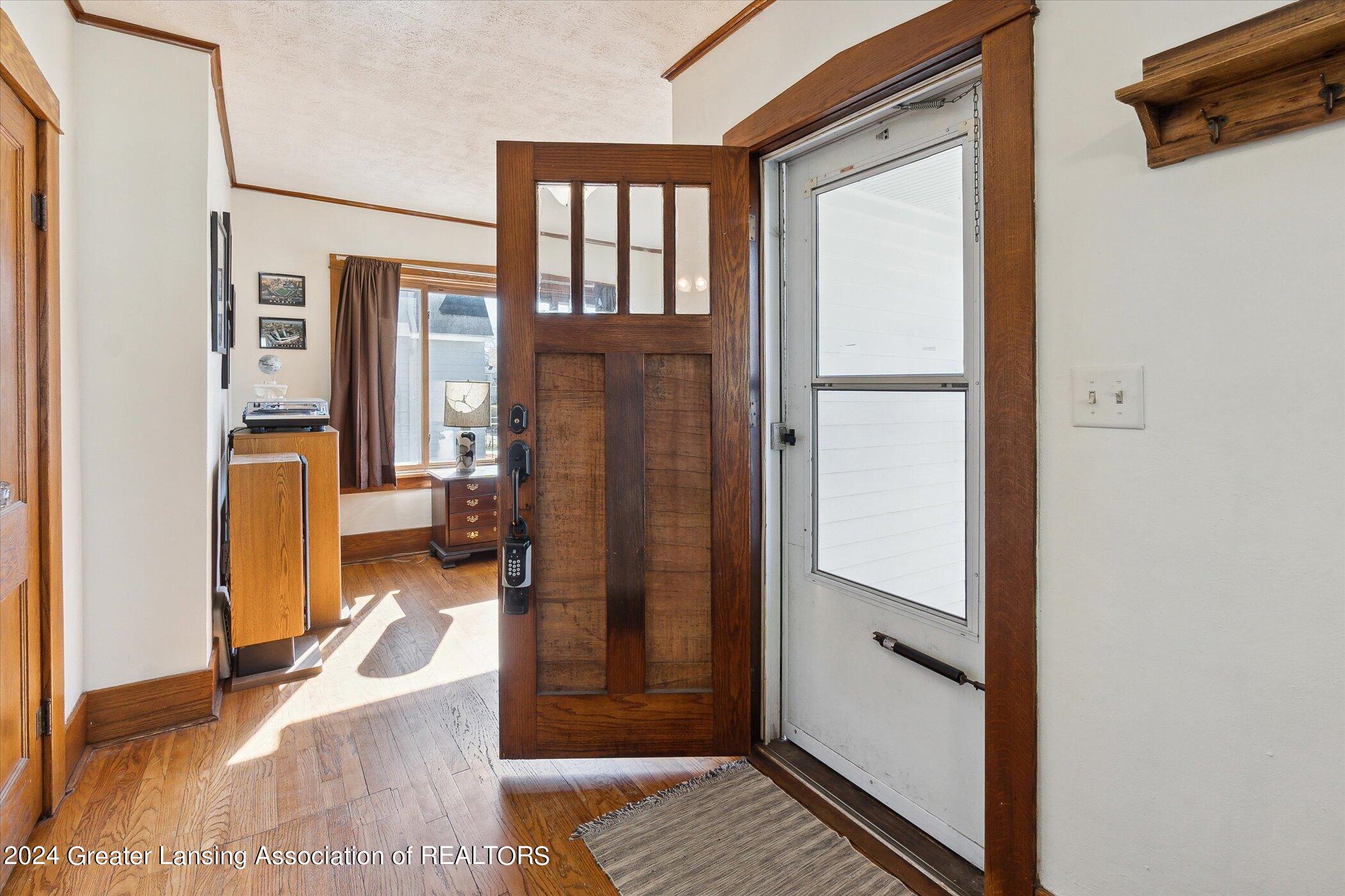 1839 Stirling Avenue