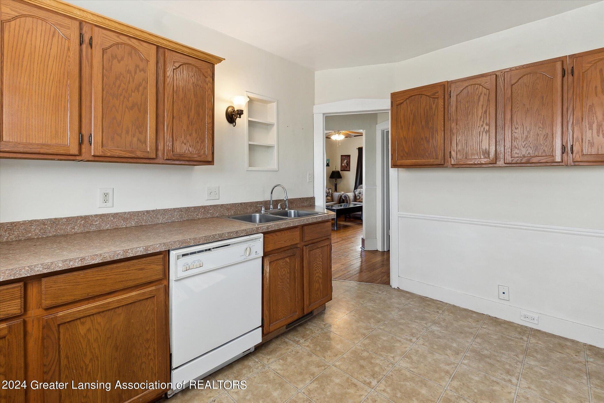 1839 Stirling Avenue