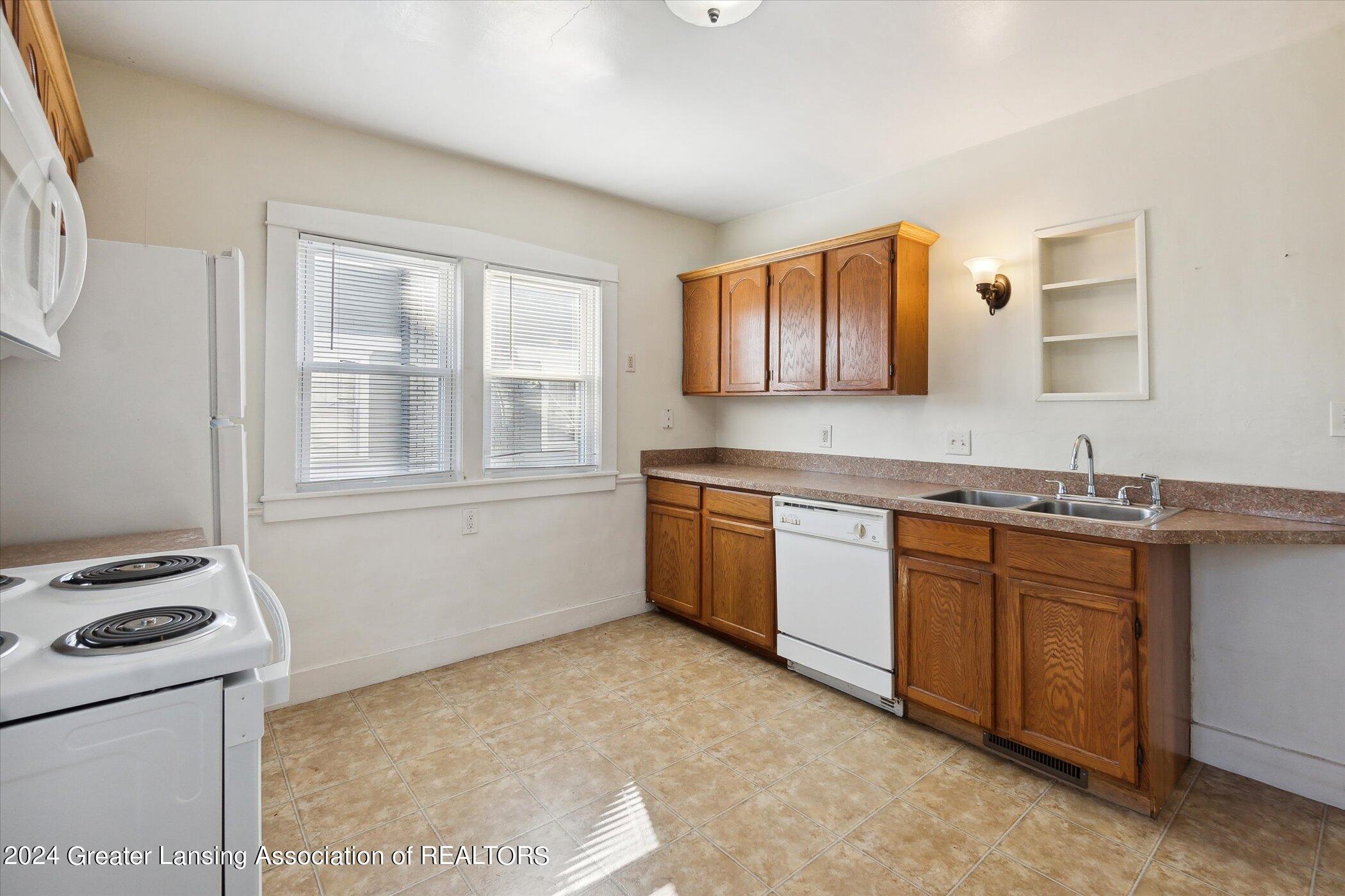 1839 Stirling Avenue