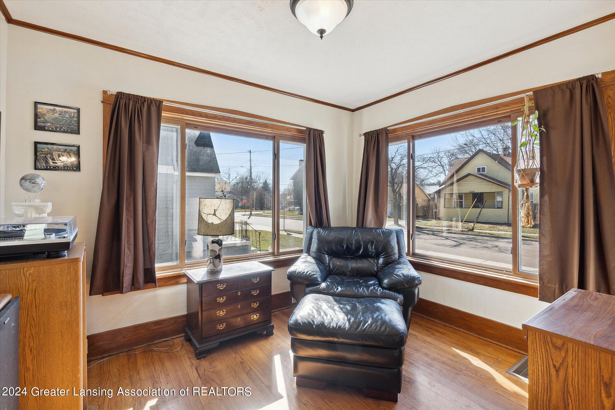 1839 Stirling Avenue