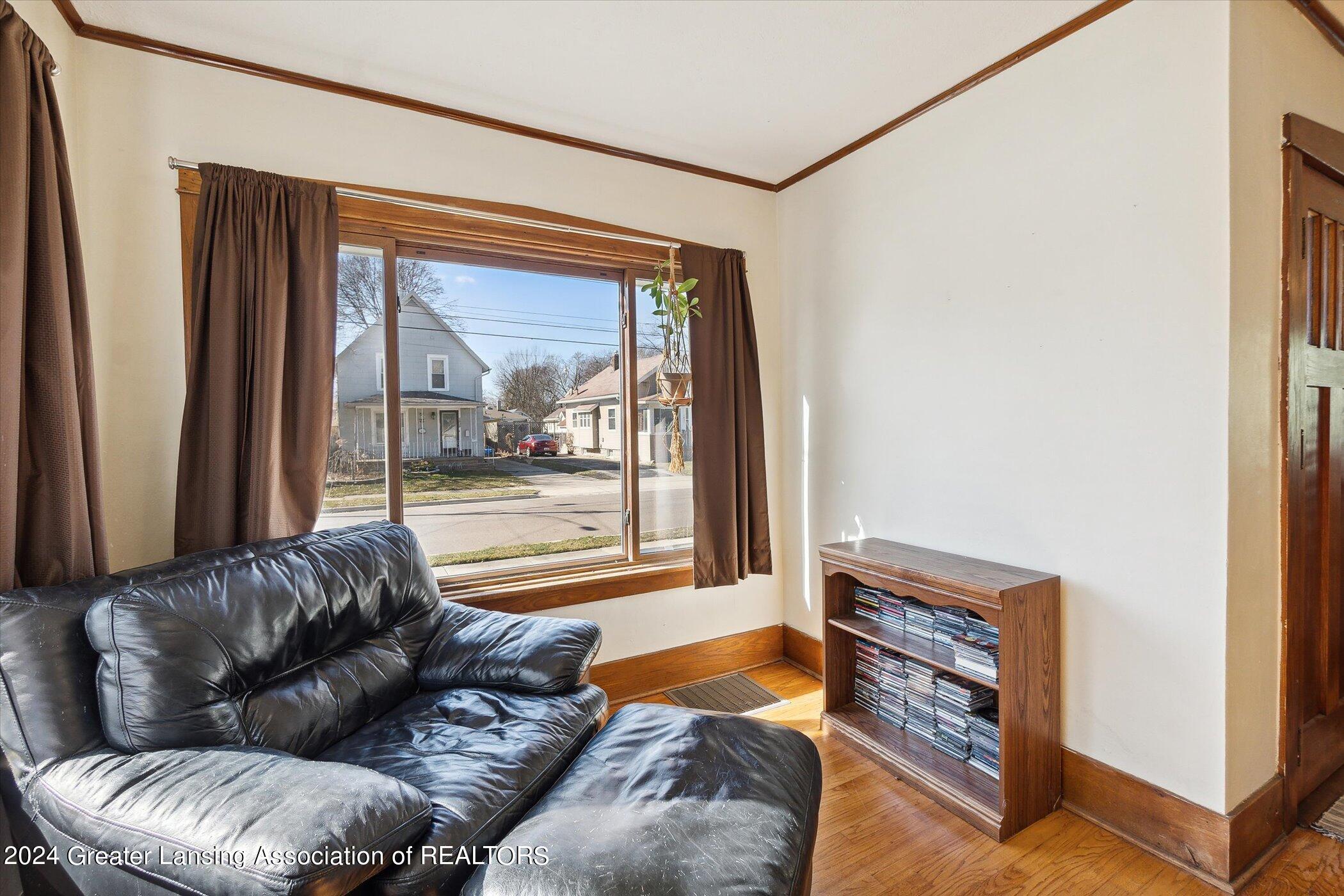 1839 Stirling Avenue