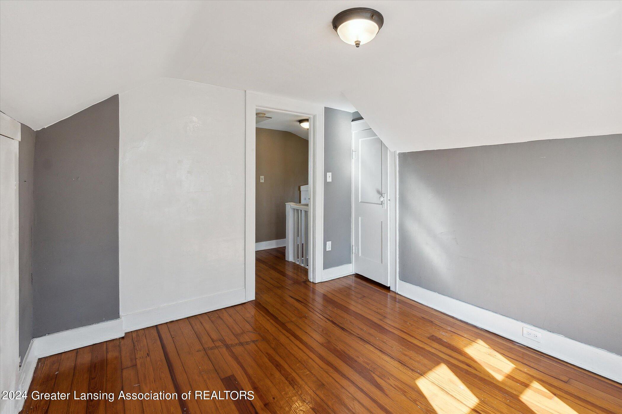 1839 Stirling Avenue