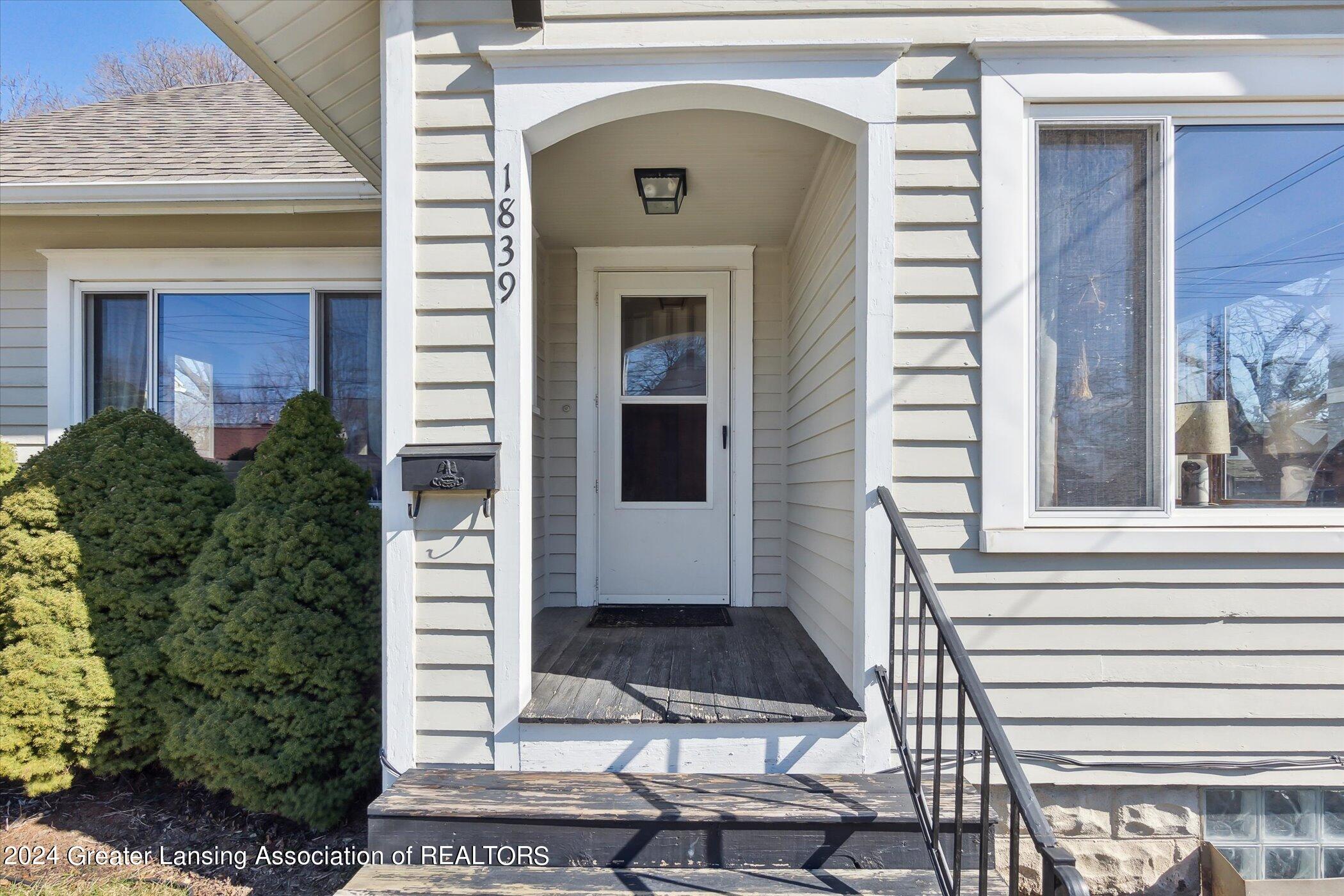 1839 Stirling Avenue