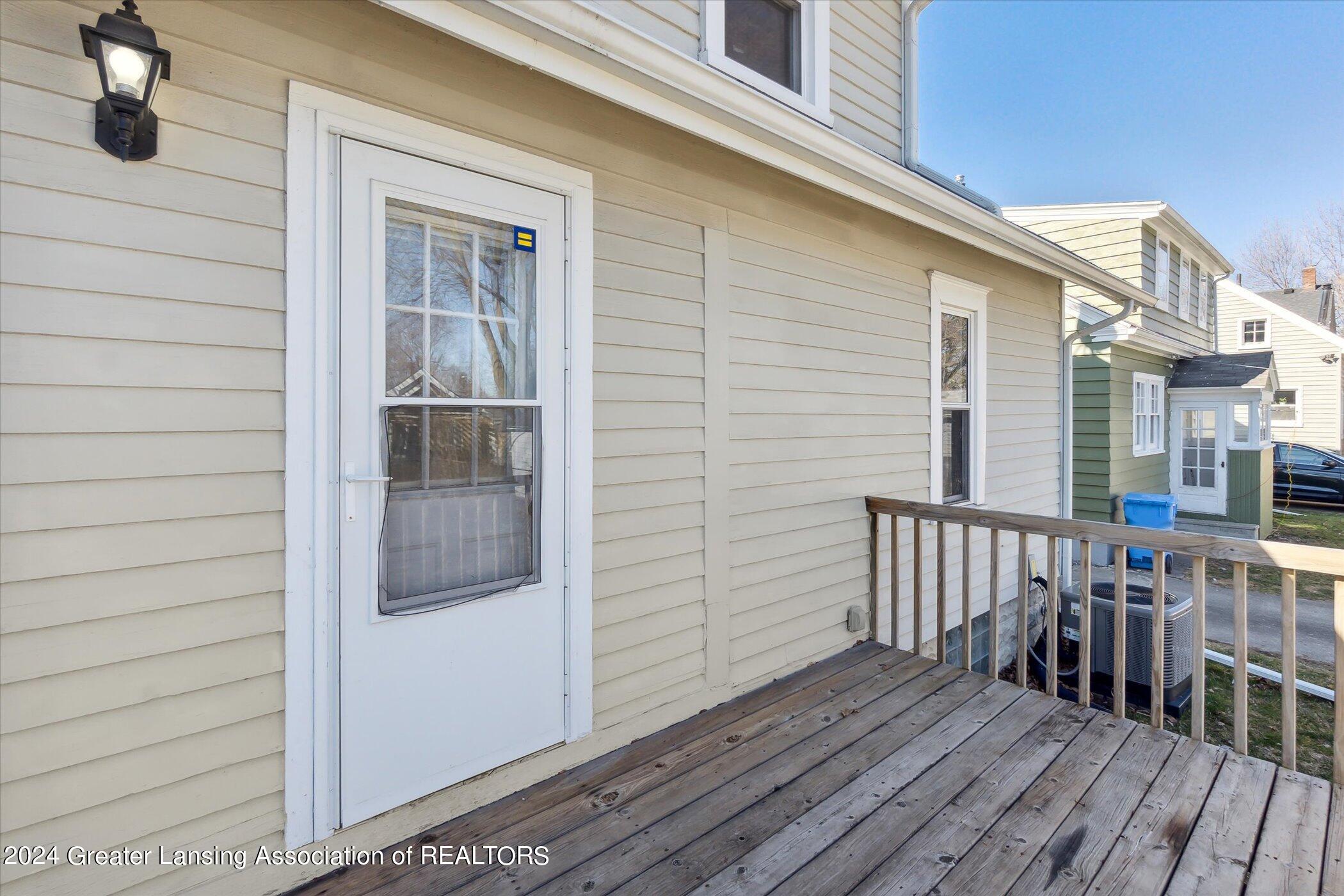 1839 Stirling Avenue