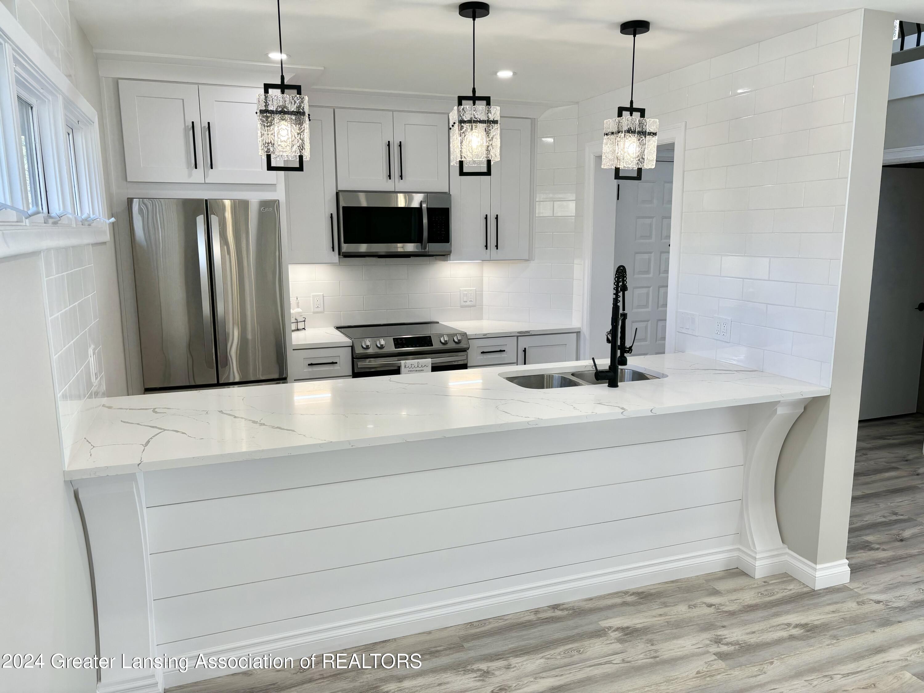 5429 Wild Oak Drive, 21