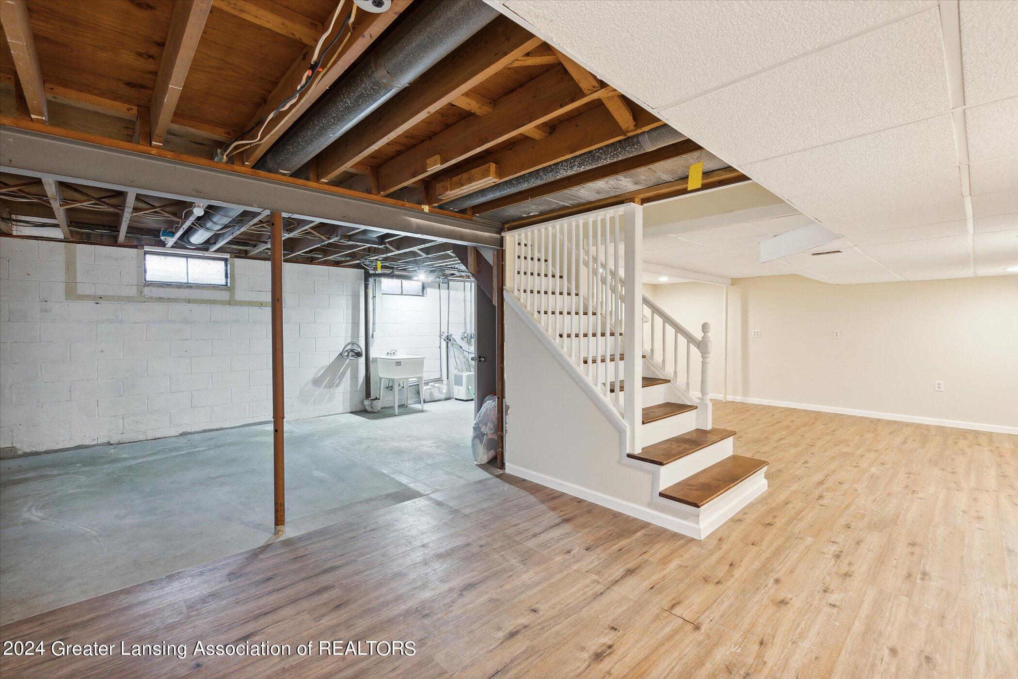 2615 Oban Road