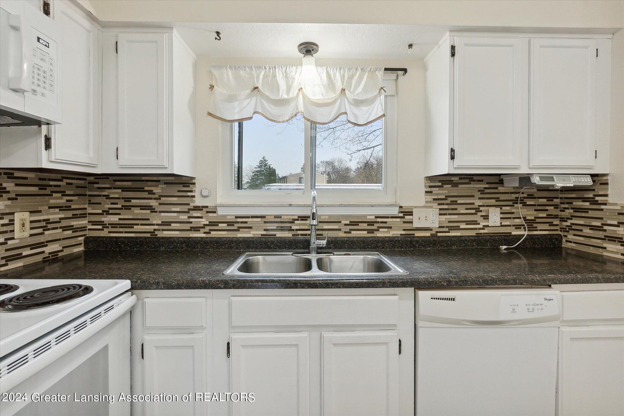 1750 Maple Ridge Road