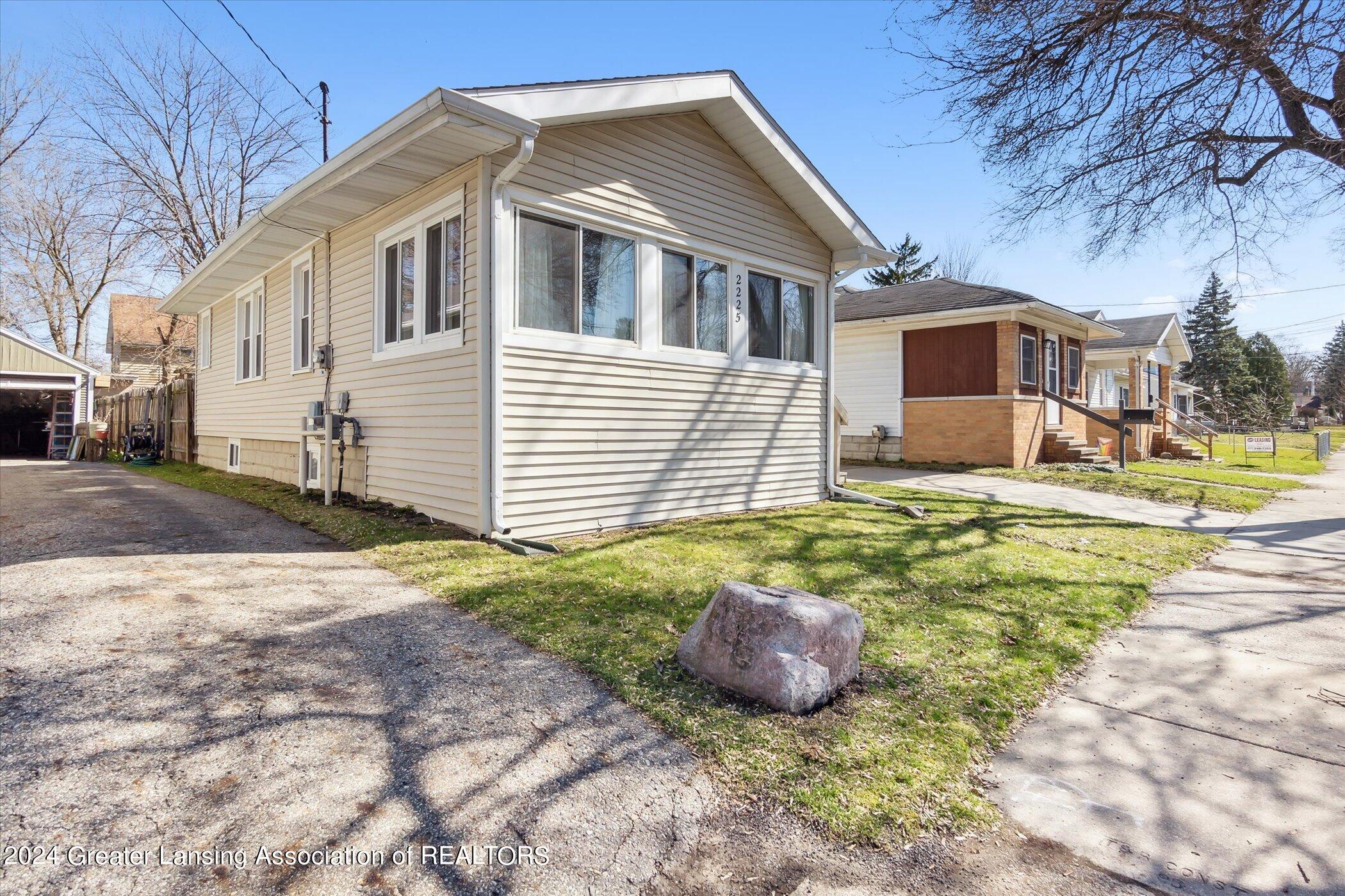 2225 Teel Avenue