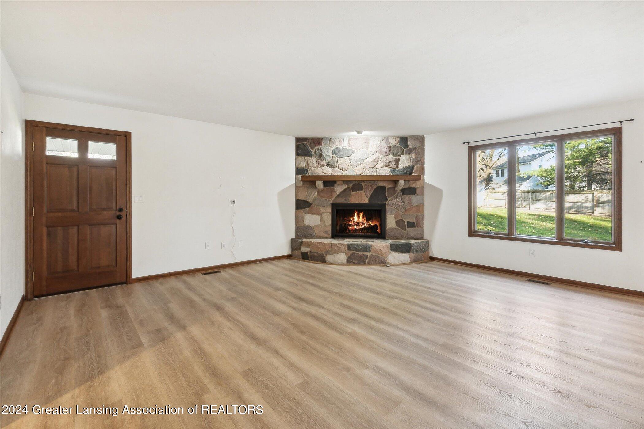 419 Whispering Pines