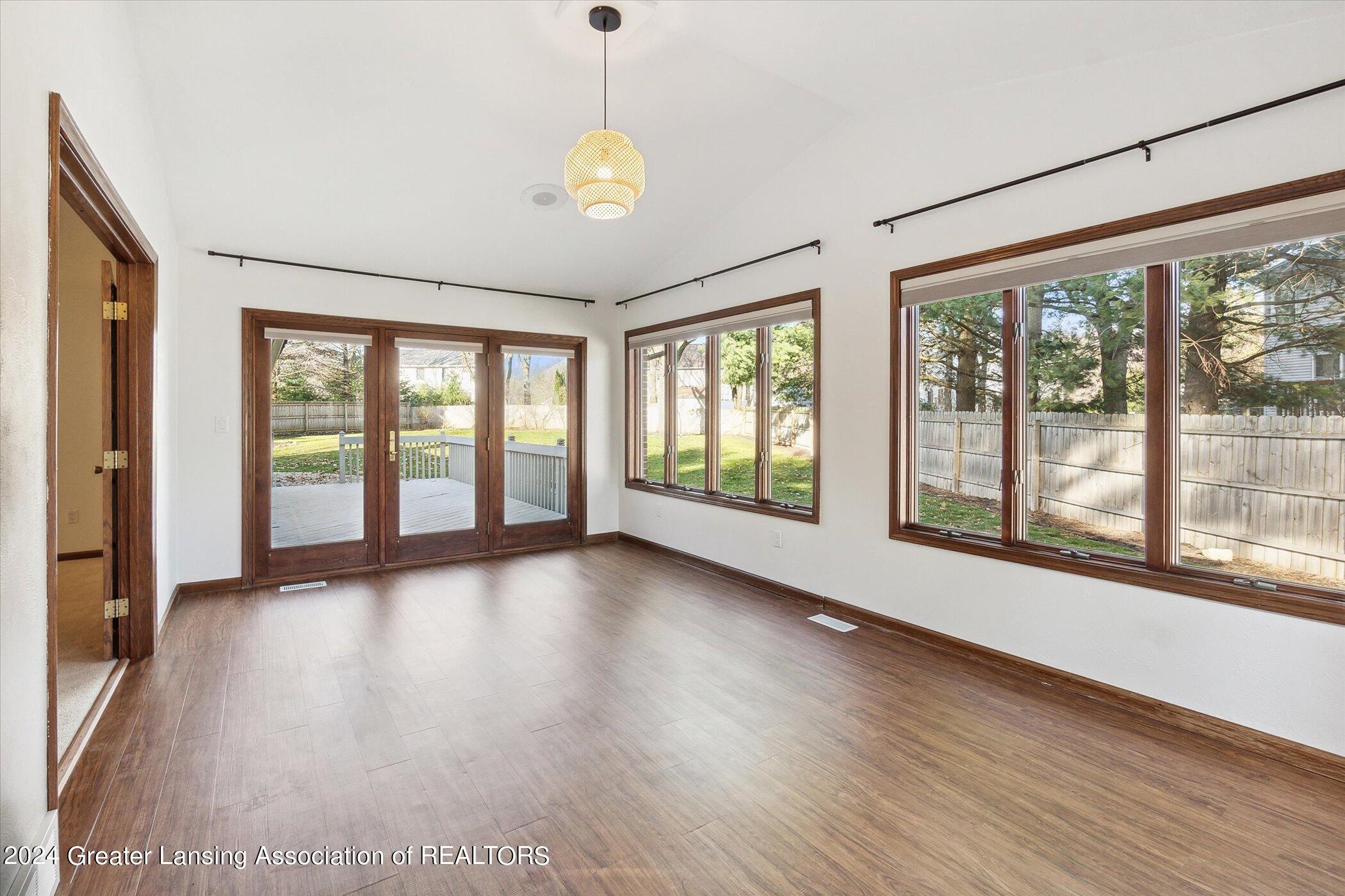 419 Whispering Pines