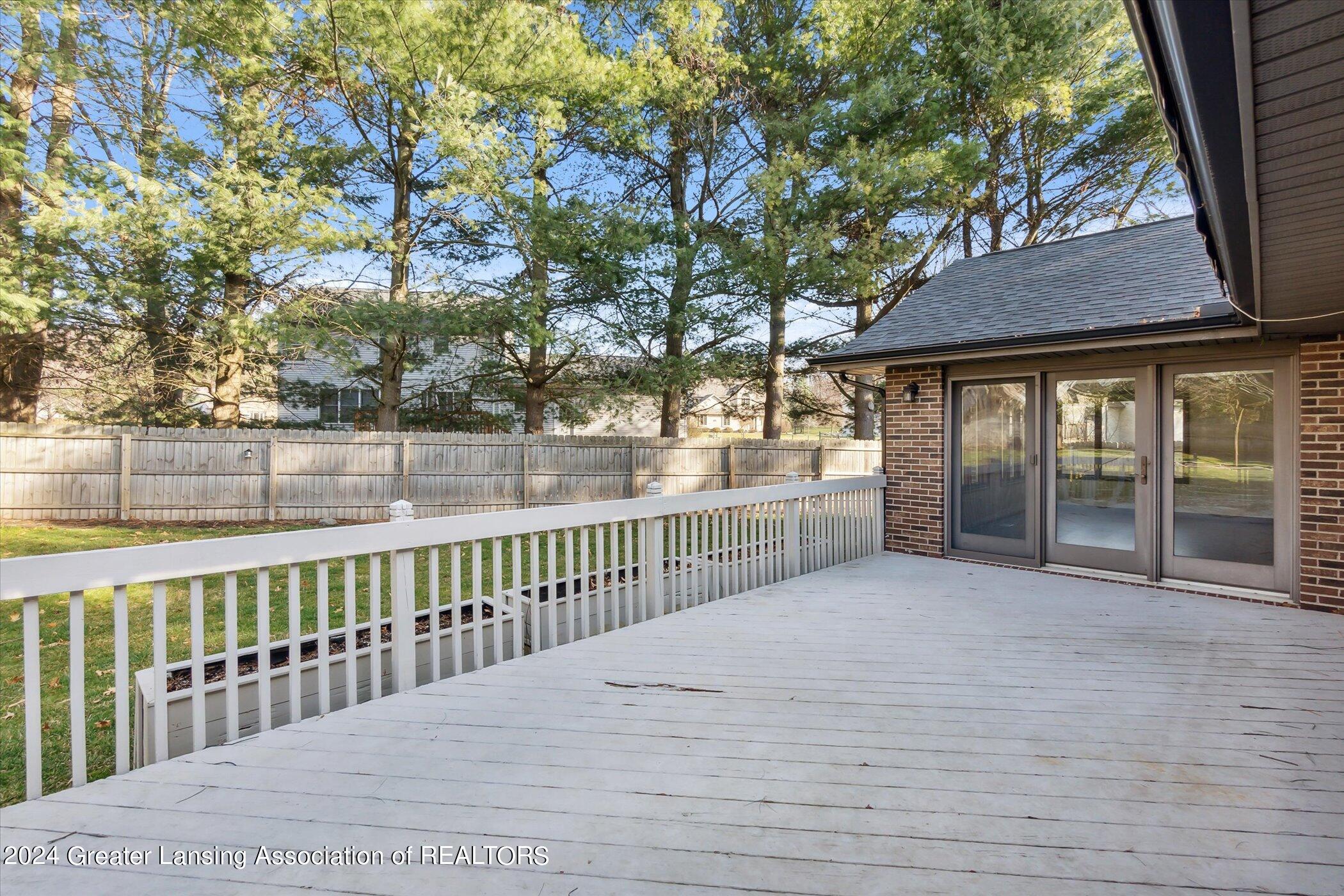 419 Whispering Pines