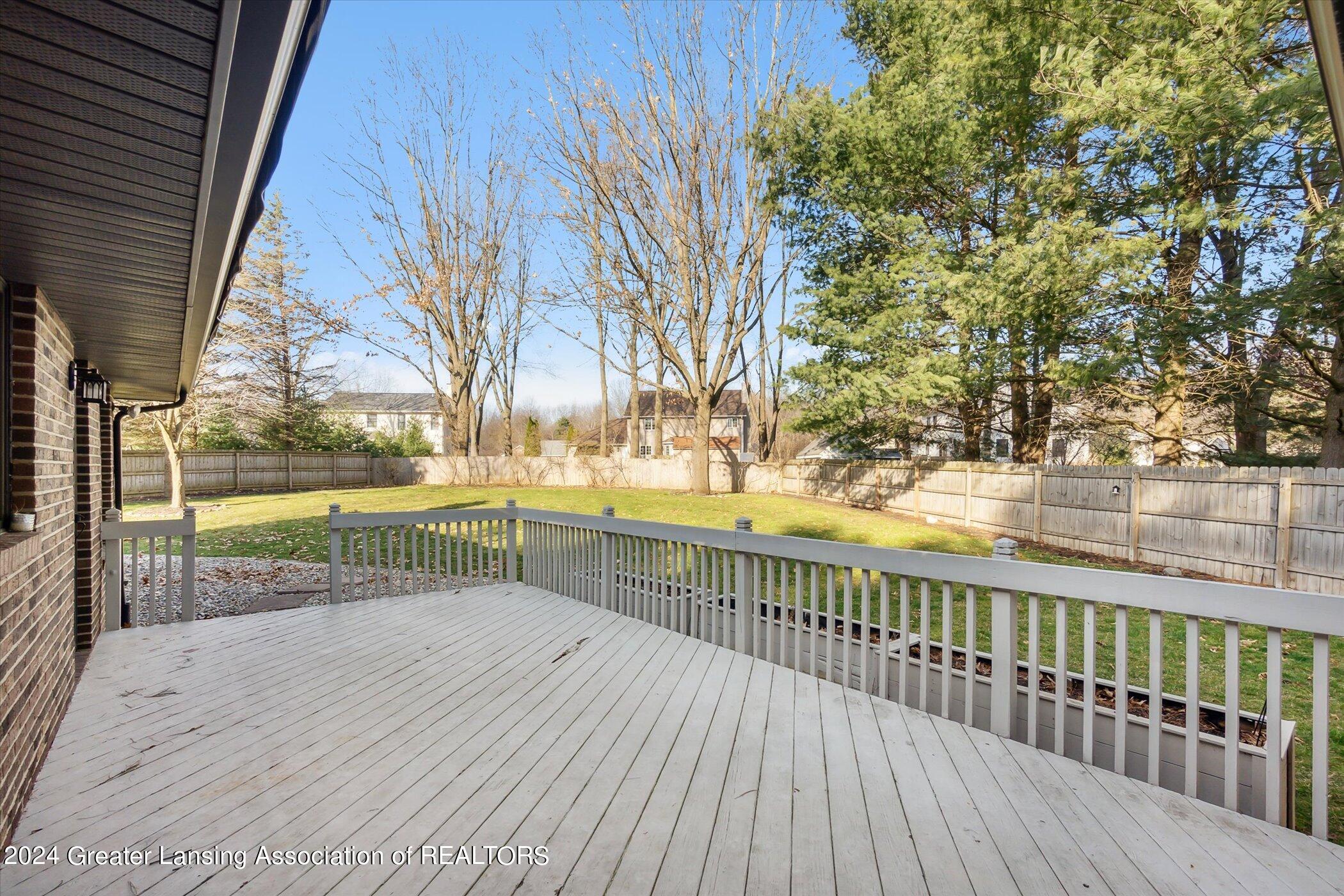 419 Whispering Pines