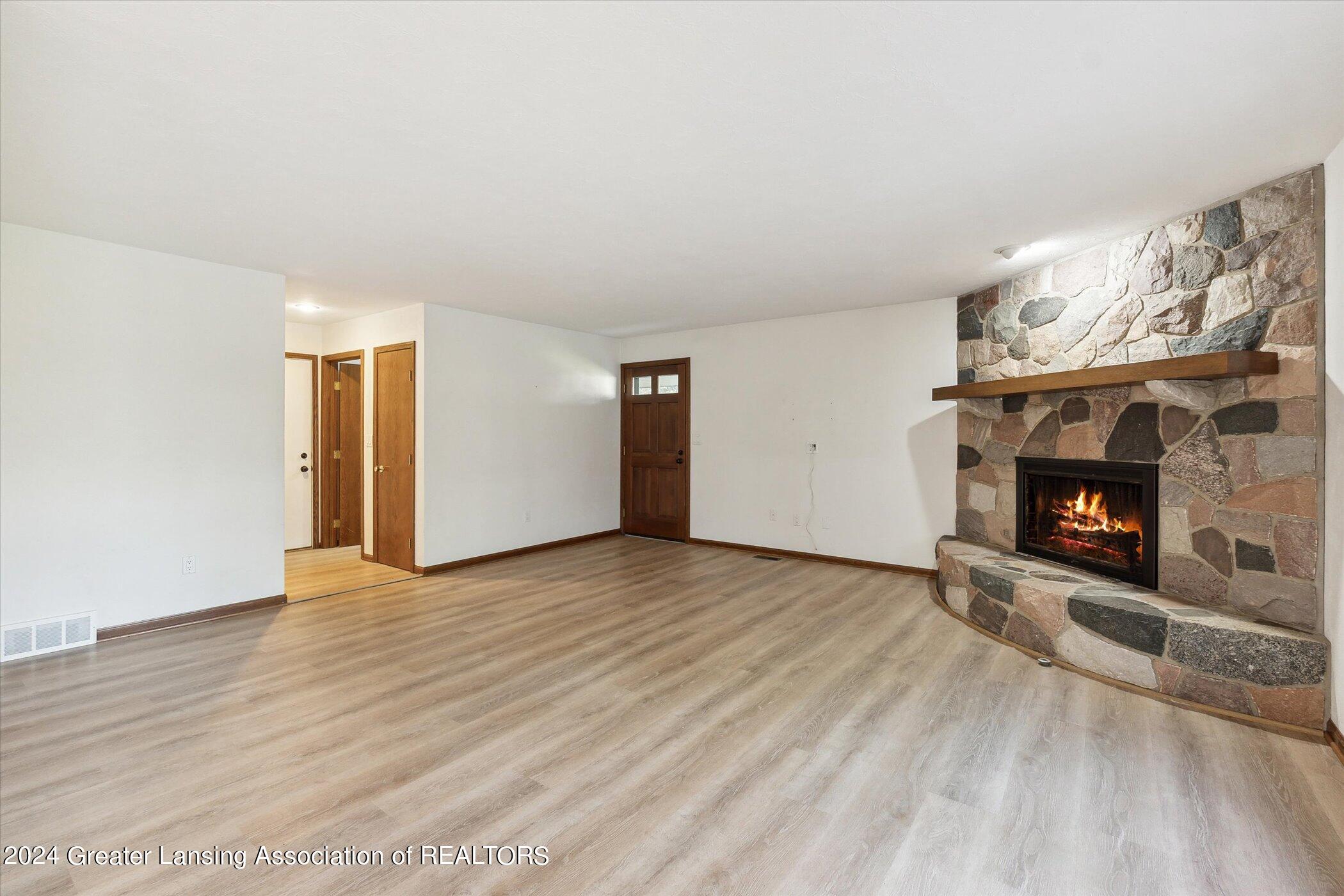 419 Whispering Pines