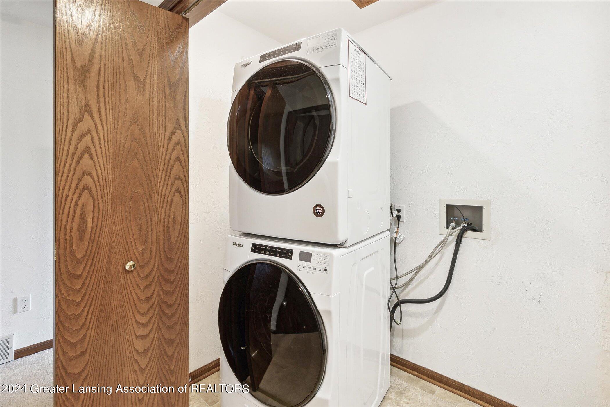 419 Whispering Pines