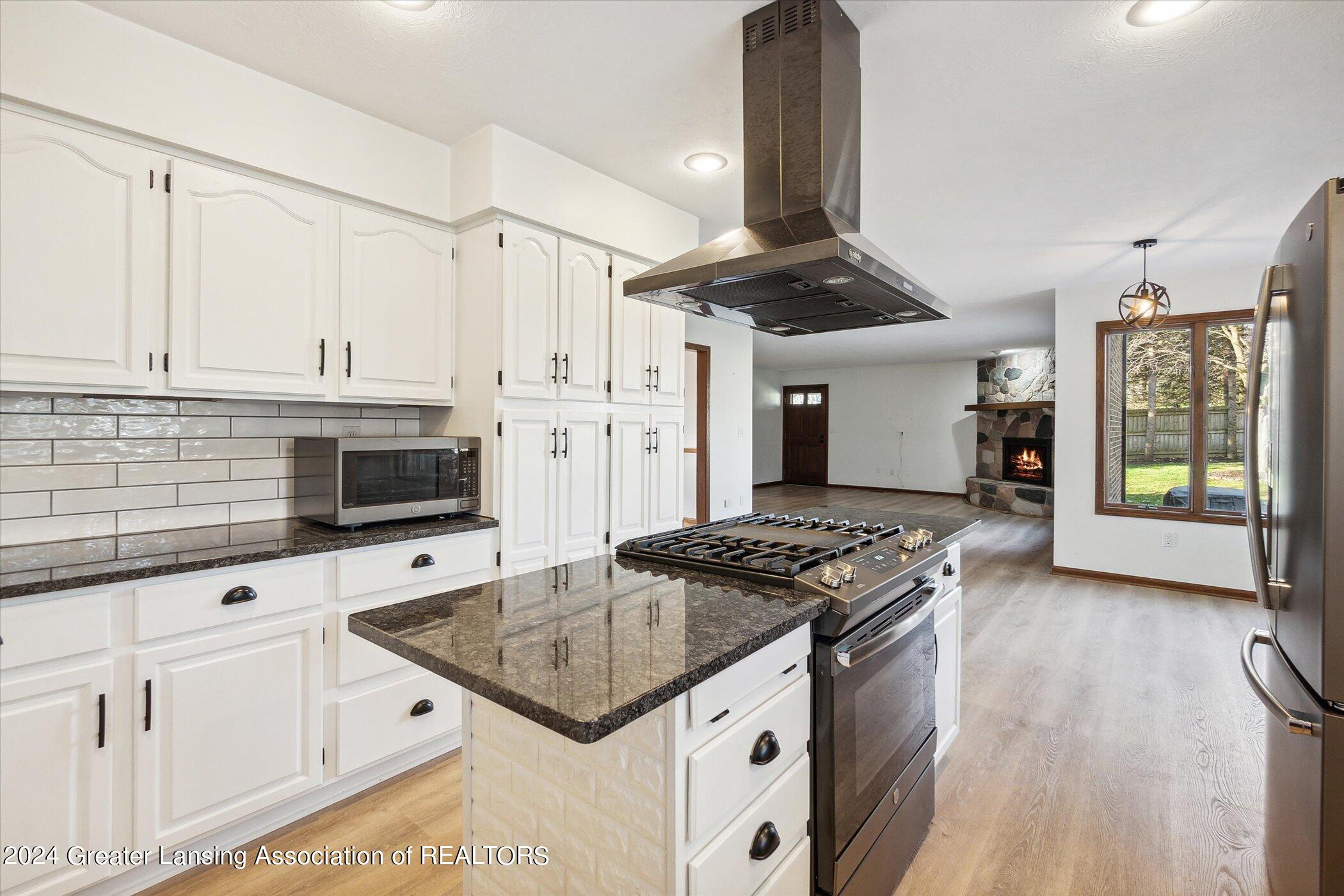 419 Whispering Pines