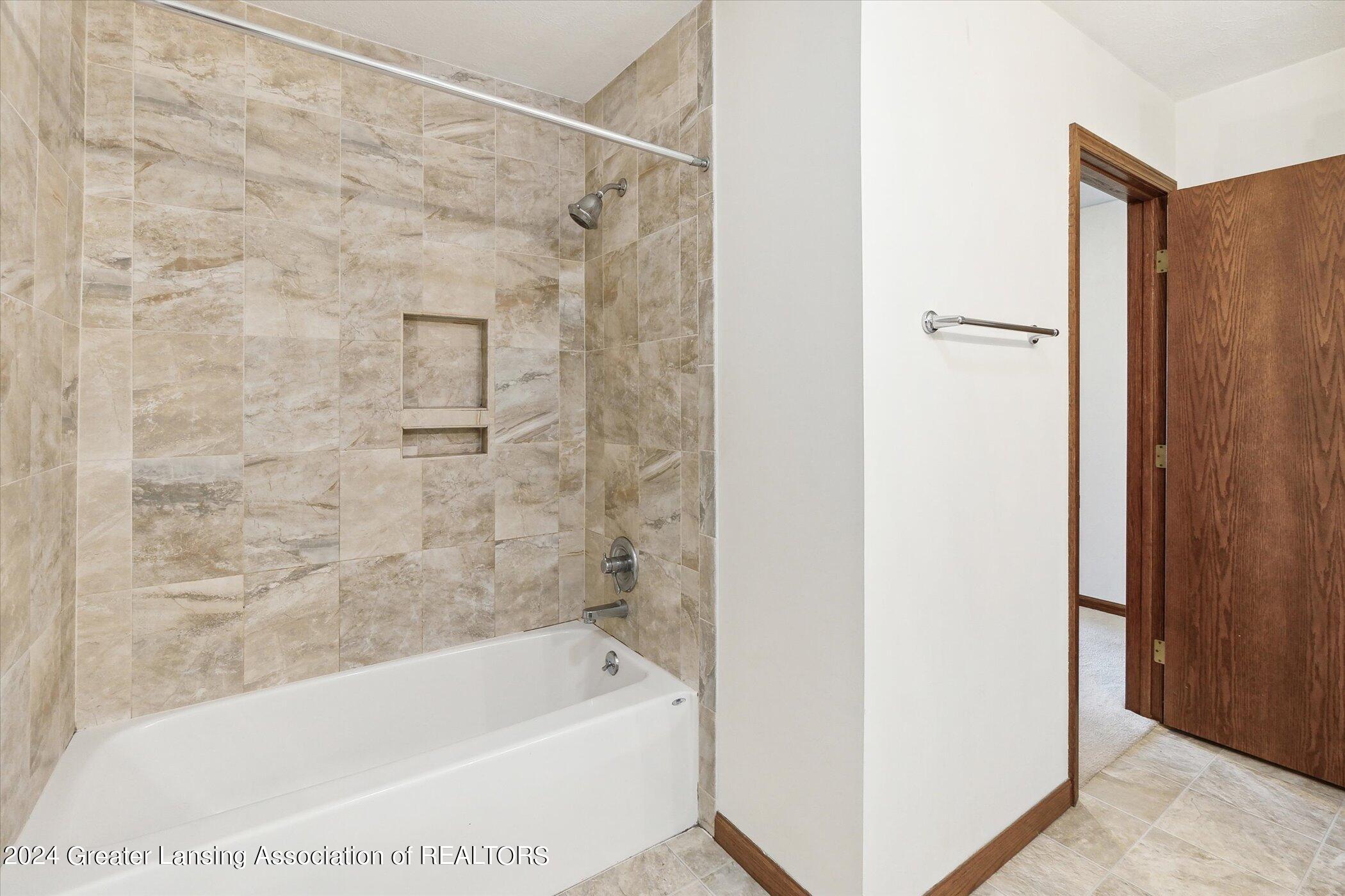 419 Whispering Pines