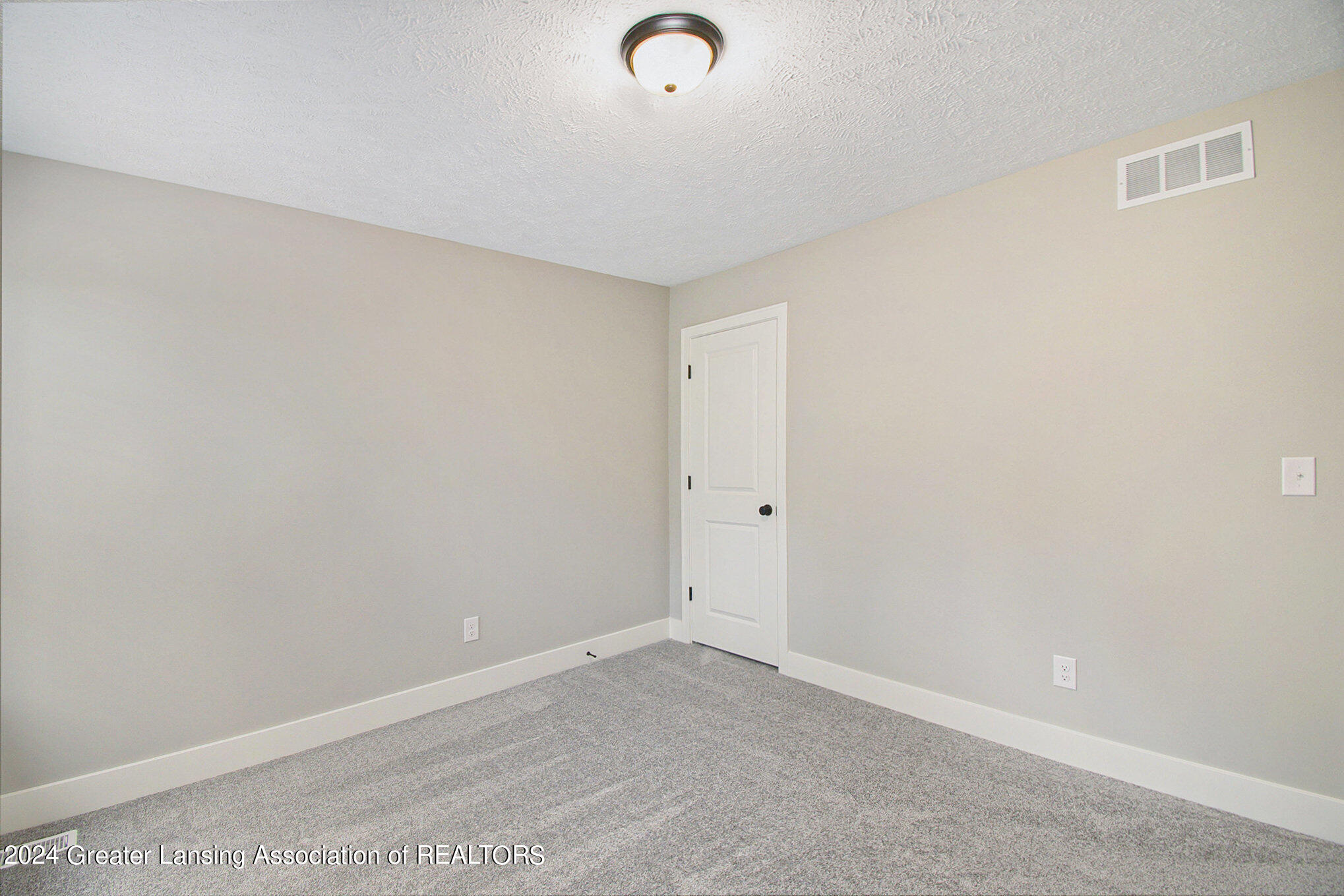 14013 Ambrosia Avenue, DeWitt