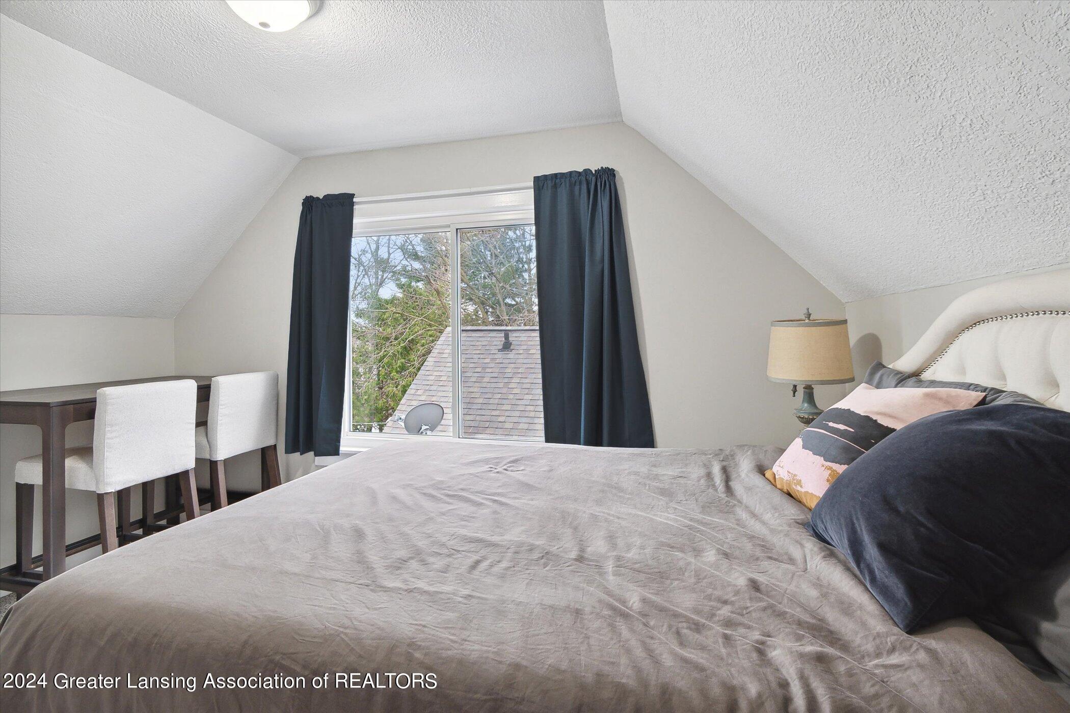 1238 Parkview Street