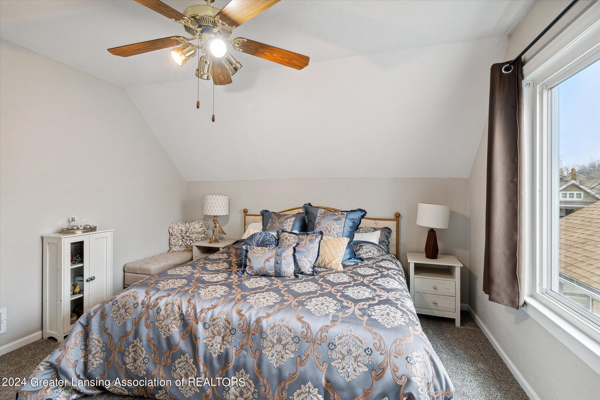 1238 Parkview Street