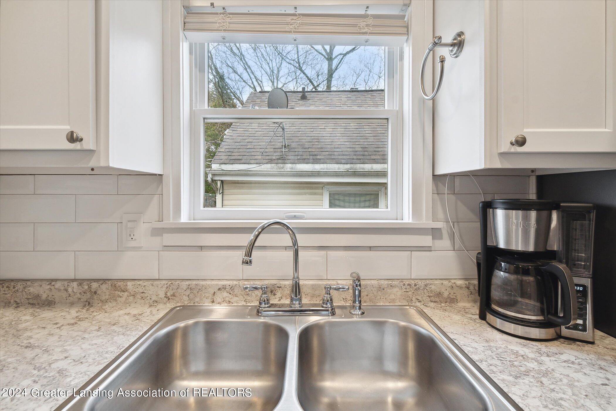 1238 Parkview Street